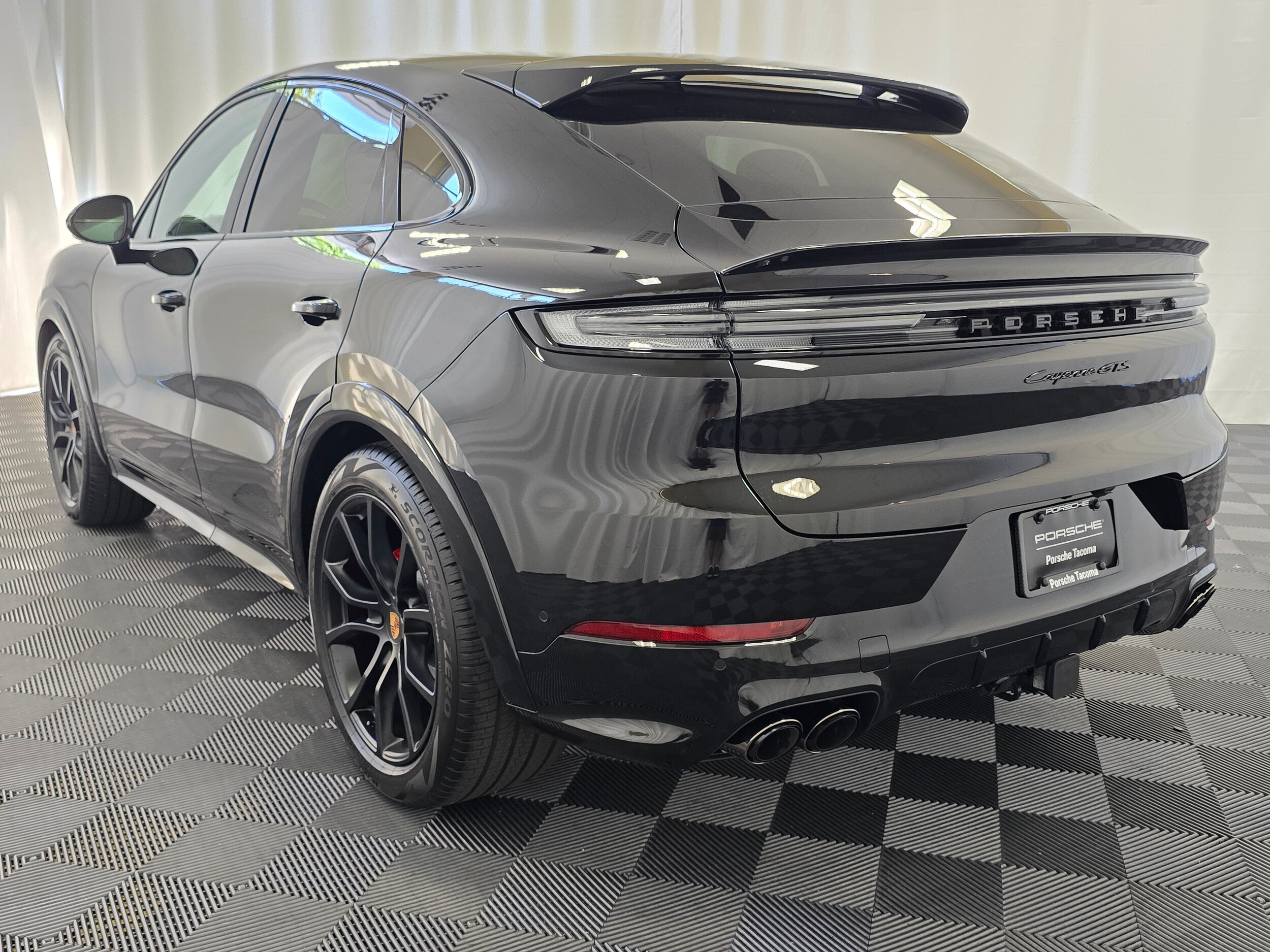 2025 Porsche Cayenne GTS Coupe photo 3