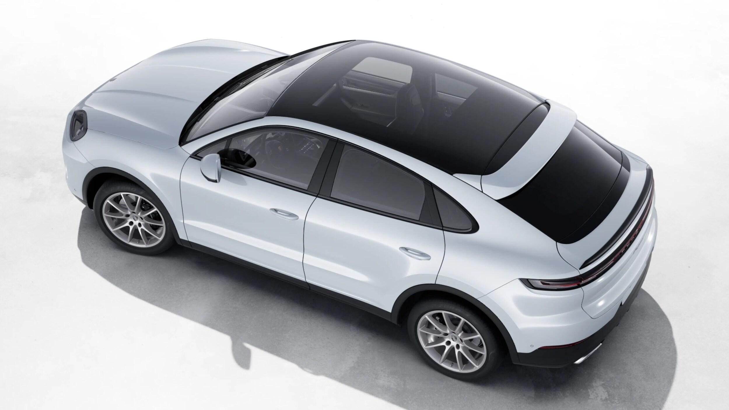 2025 Porsche Cayenne S photo 3