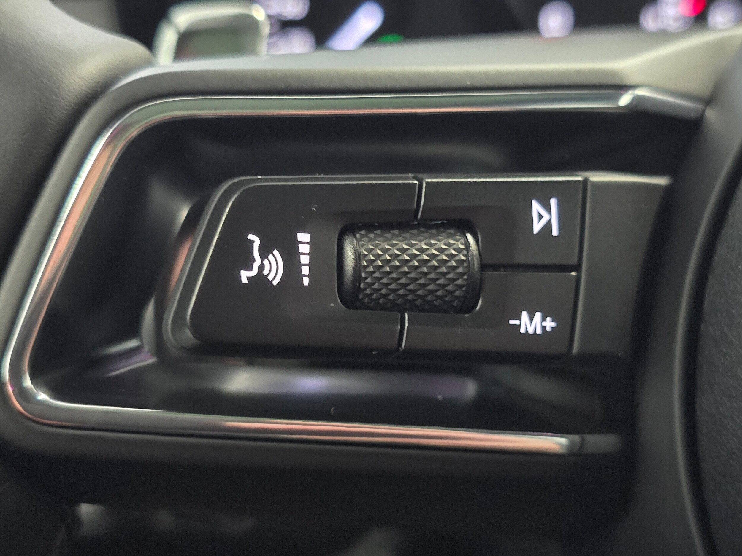 2026 Porsche Macan T - Photo 40