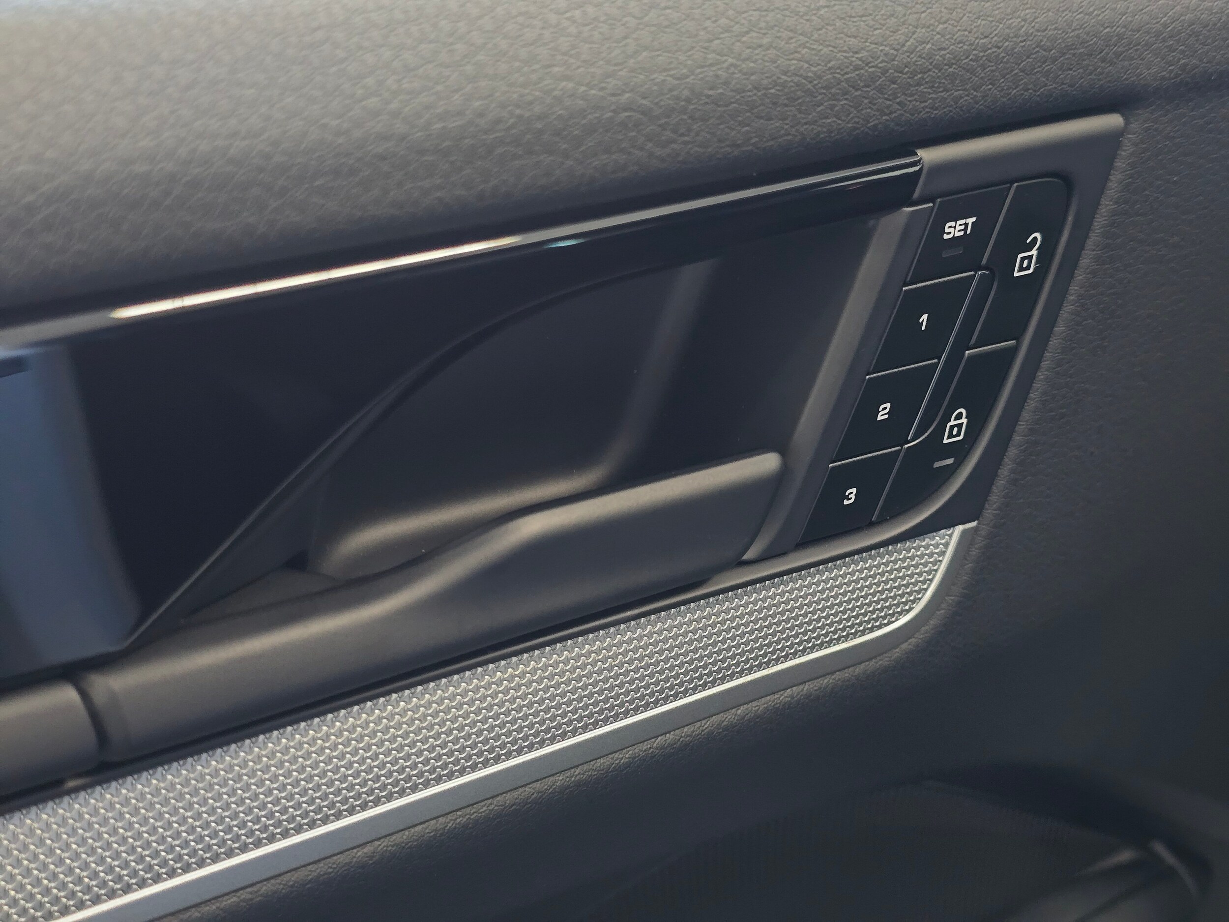 2025 Porsche Cayenne Coup Base - Photo 38