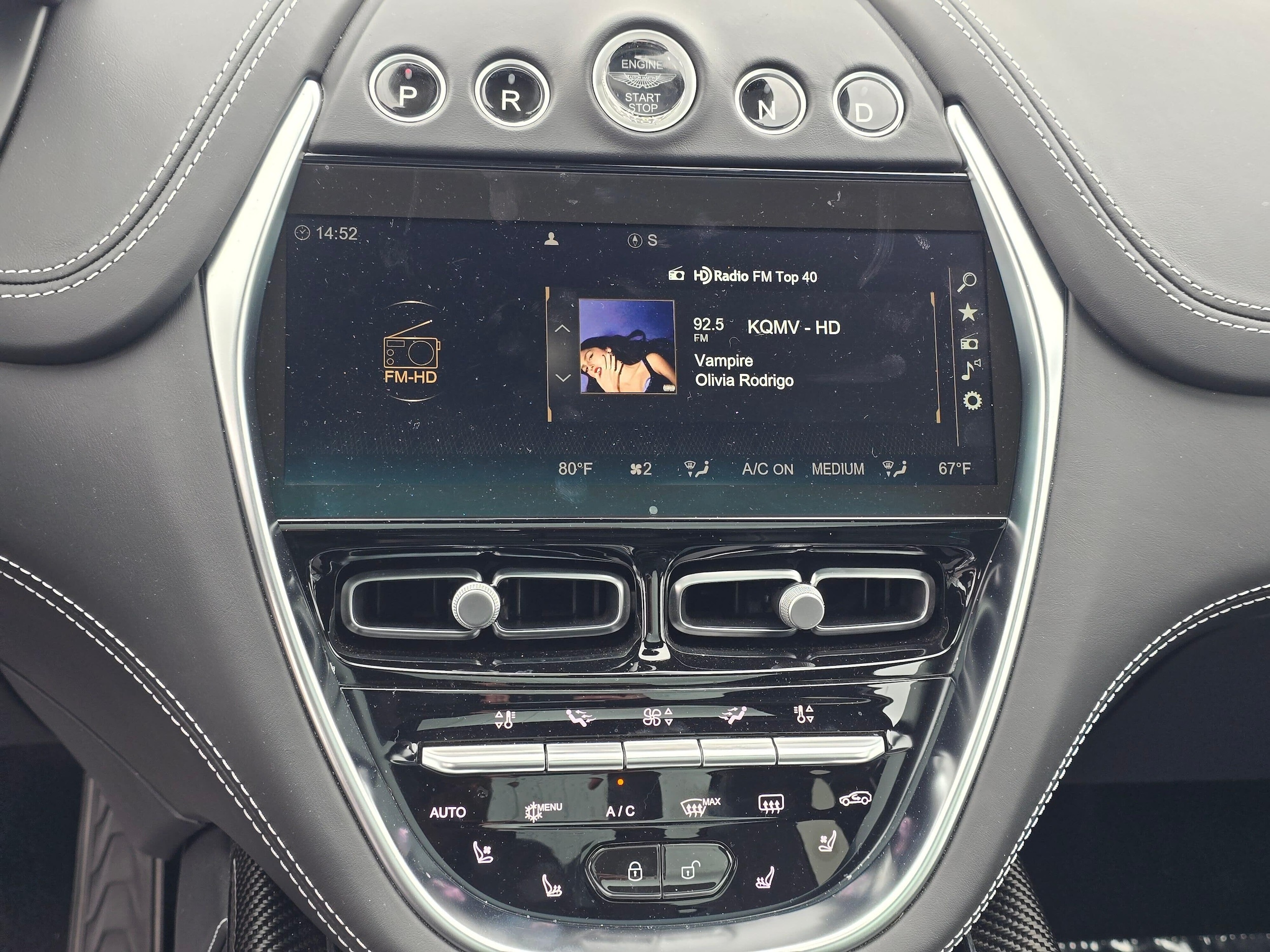 2024 Aston Martin DBX 707 - Photo 13