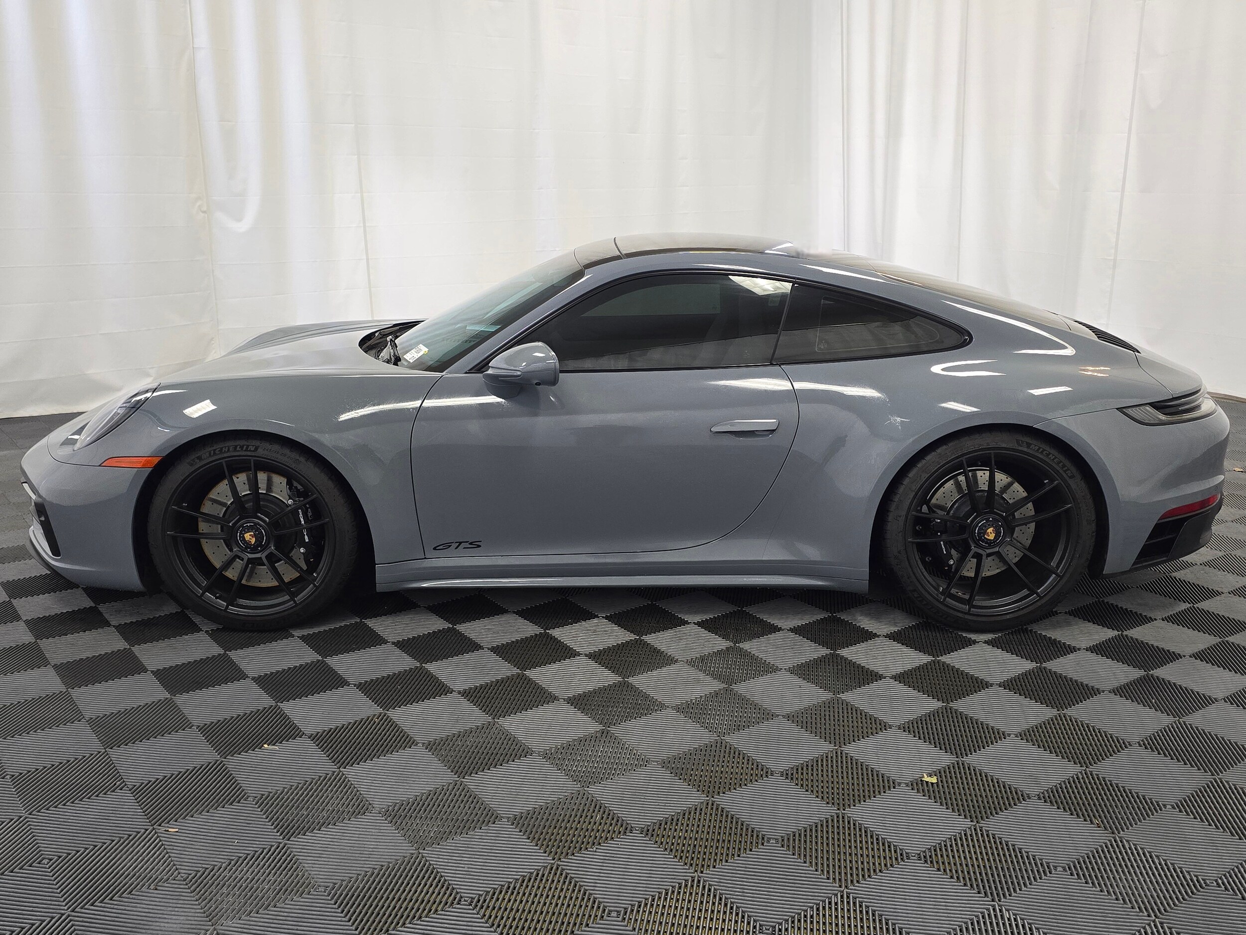 2023 Porsche 911 4 GTS photo 2