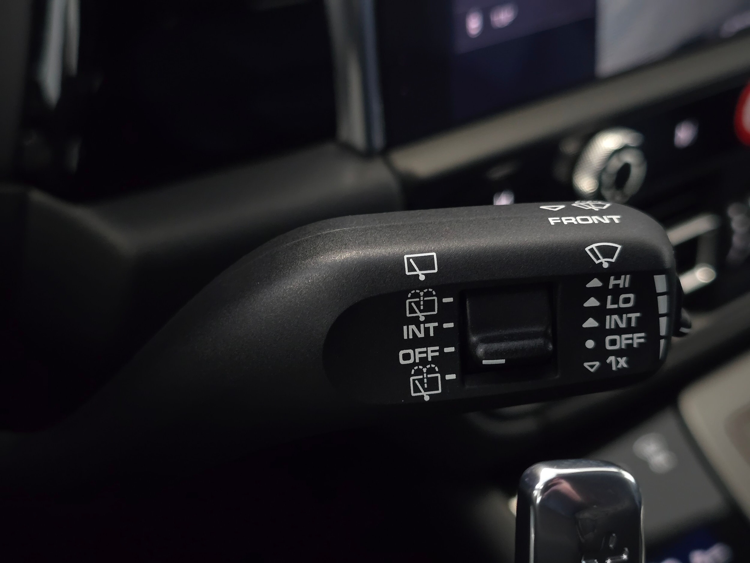 2025 Porsche Macan - Photo 39