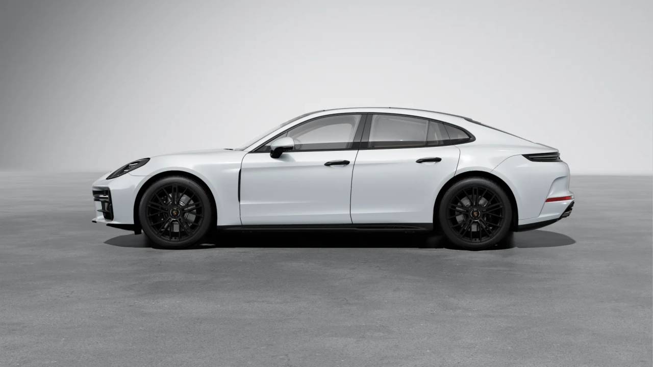 2026 Porsche Panamera GTS photo 2