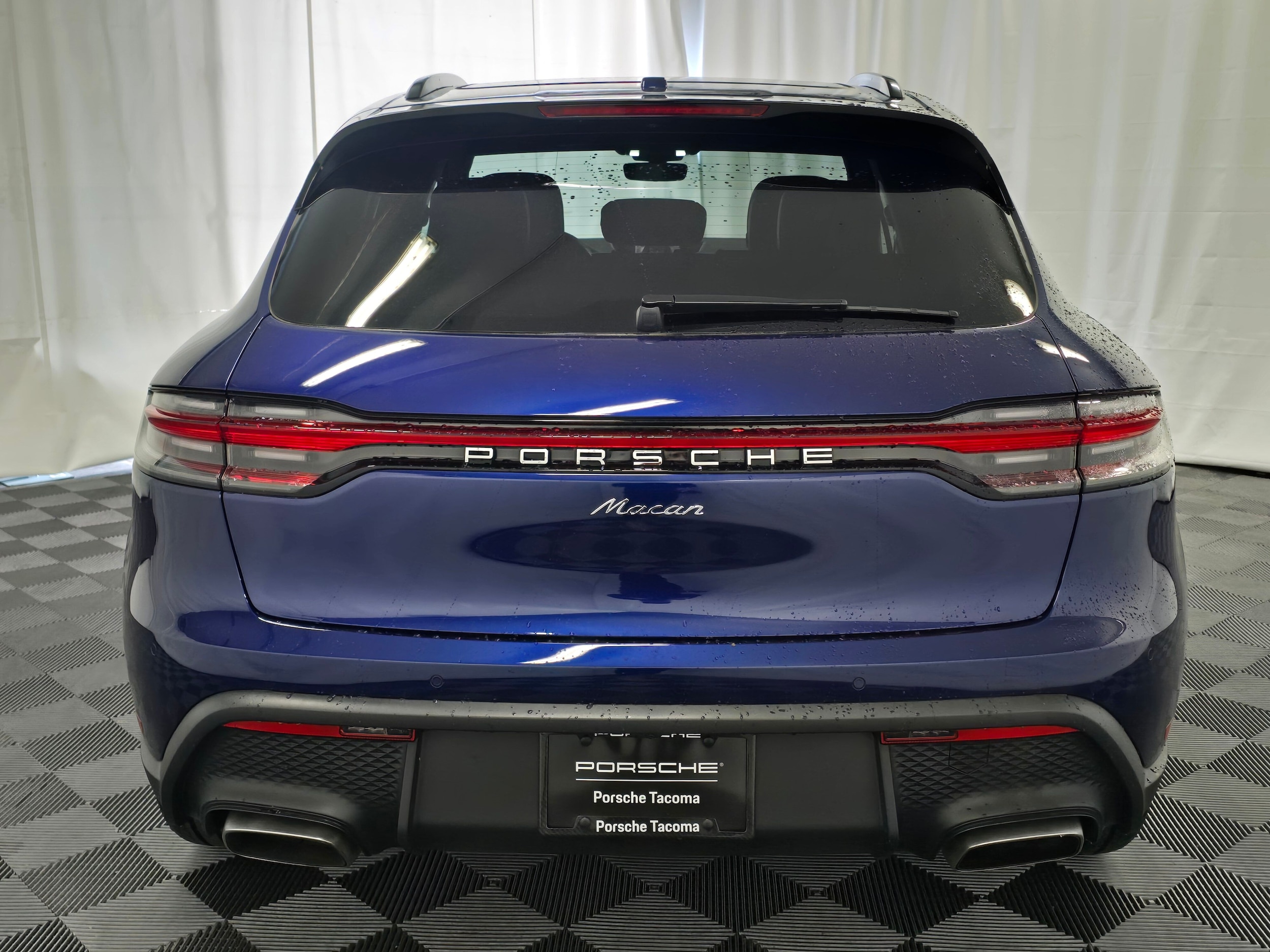 2026 Porsche Macan T - Photo 6