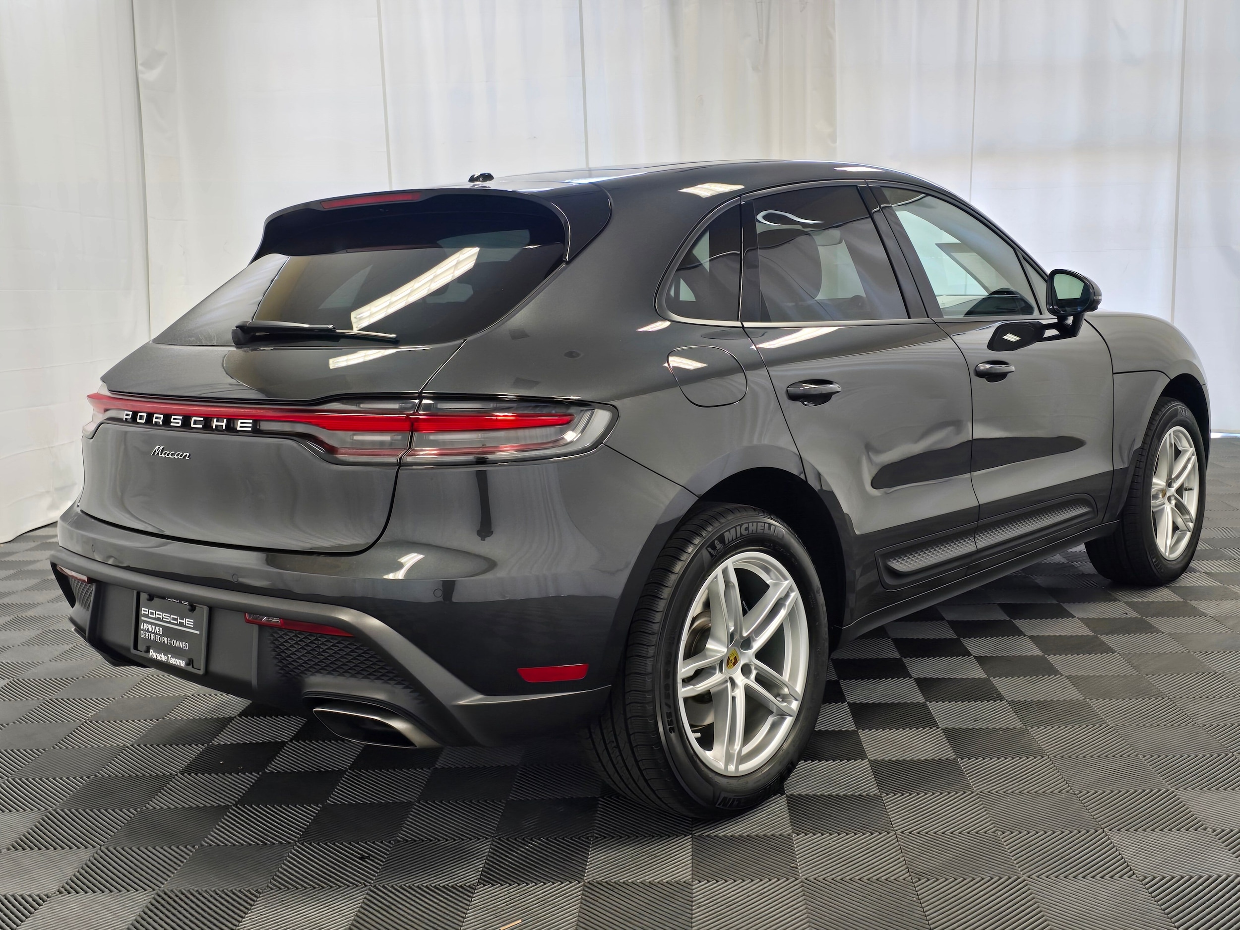 2025 Porsche Macan - Photo 7