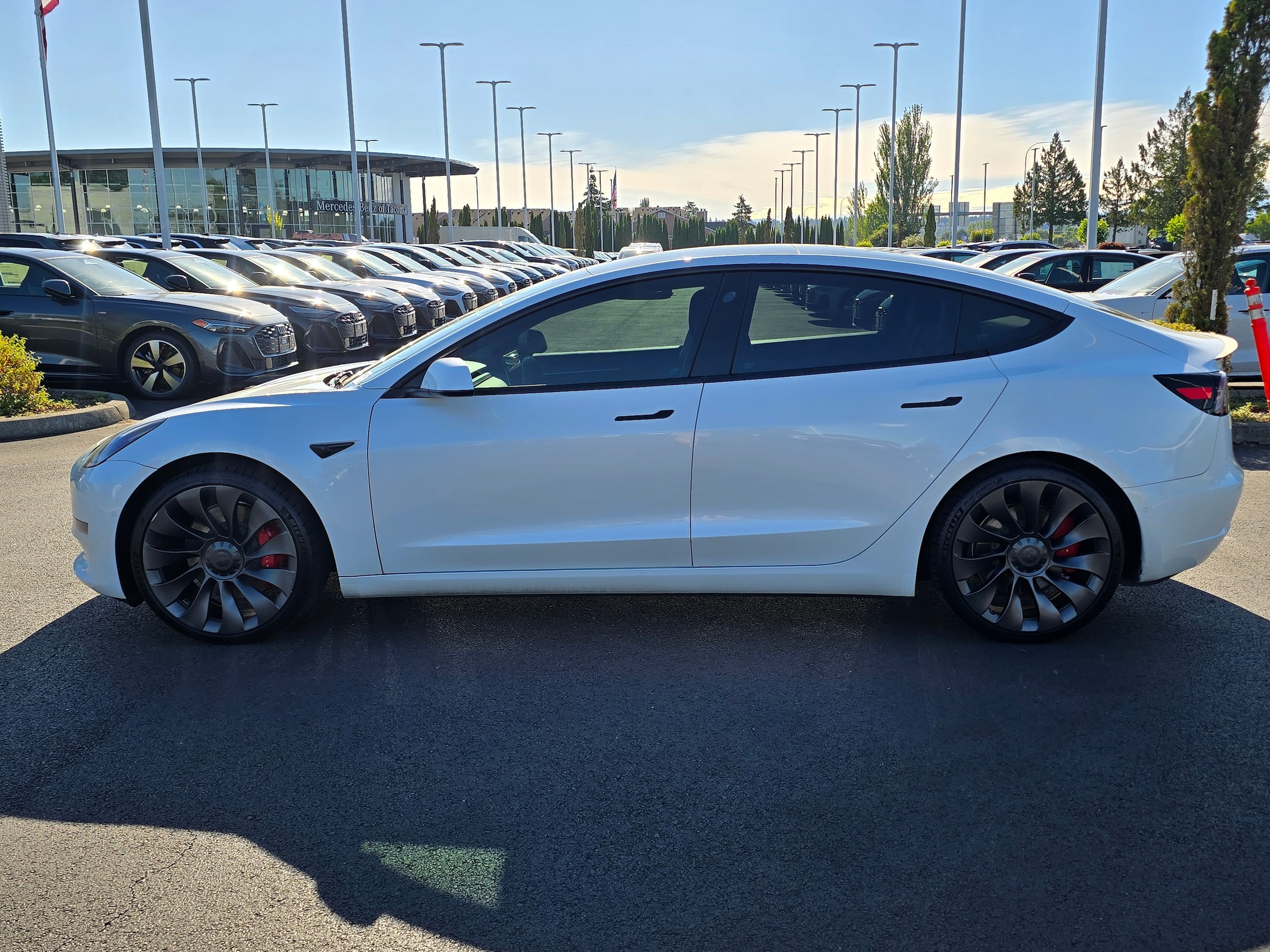 Used 2021 Tesla Model 3 Base with VIN 5YJ3E1EC7MF947969 for sale in Fife, WA