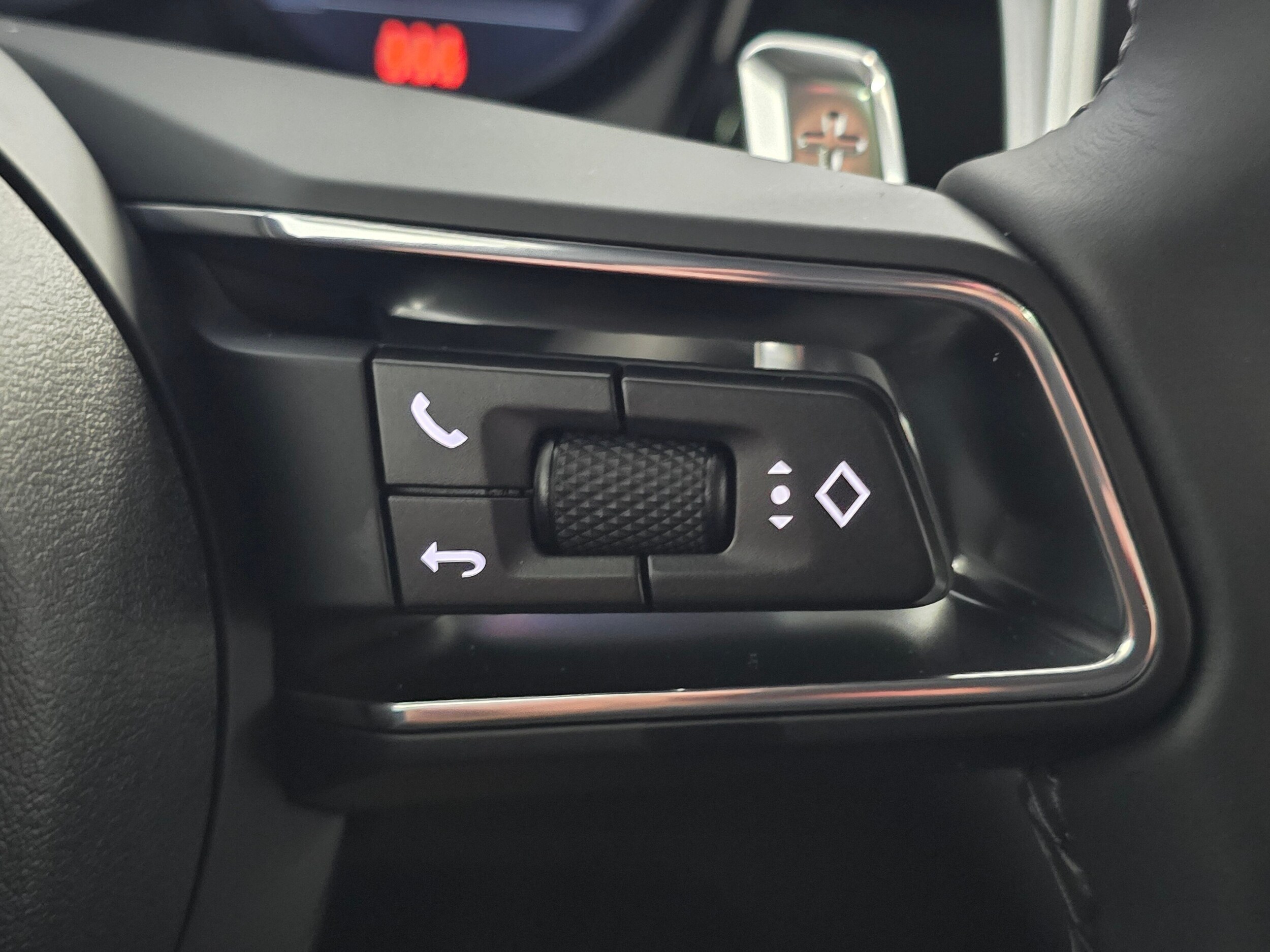 2026 Porsche Macan T - Photo 41