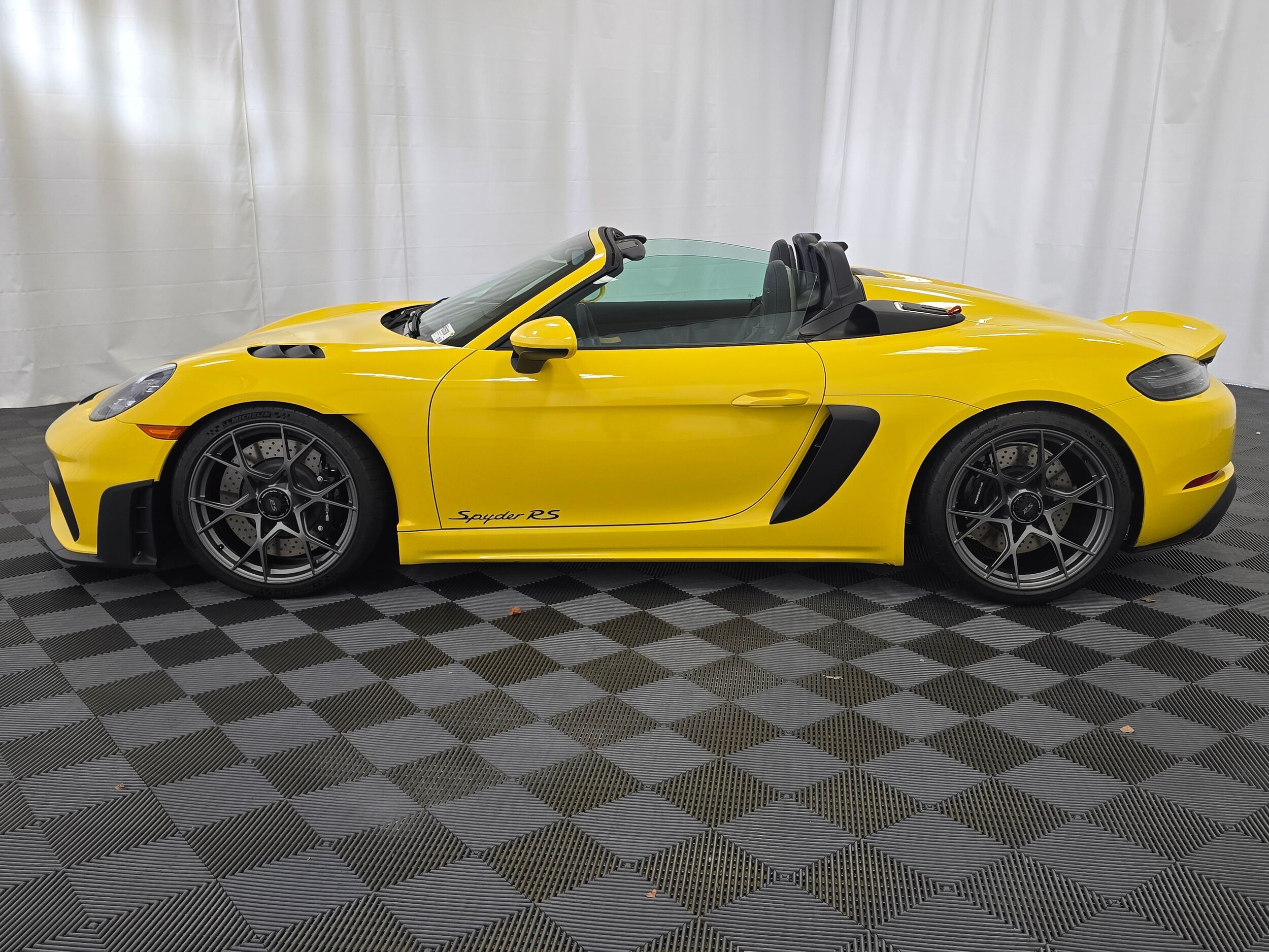 2025 Porsche Boxster Spyder photo 2