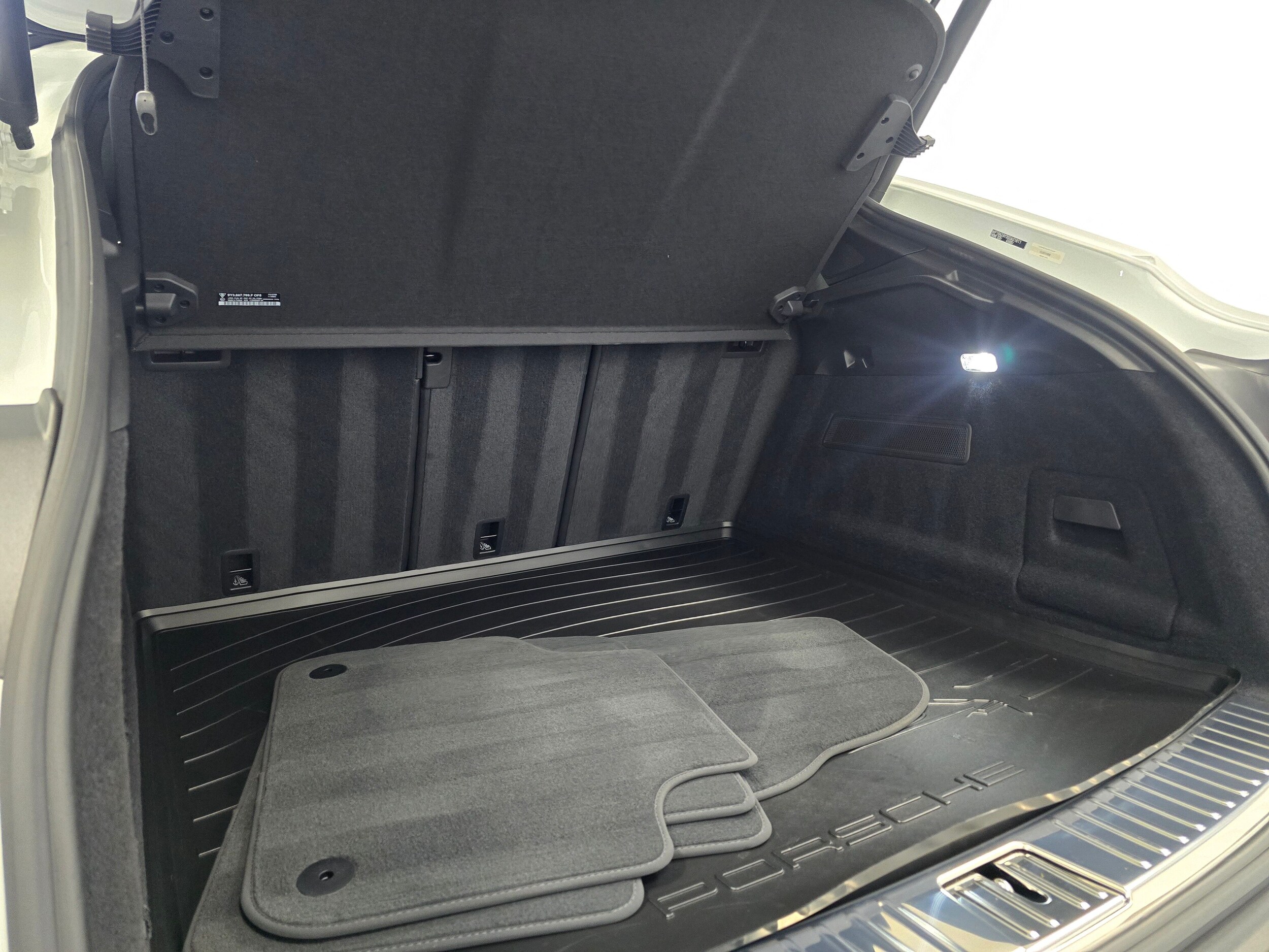 2025 Porsche Cayenne Coup Base - Photo 23