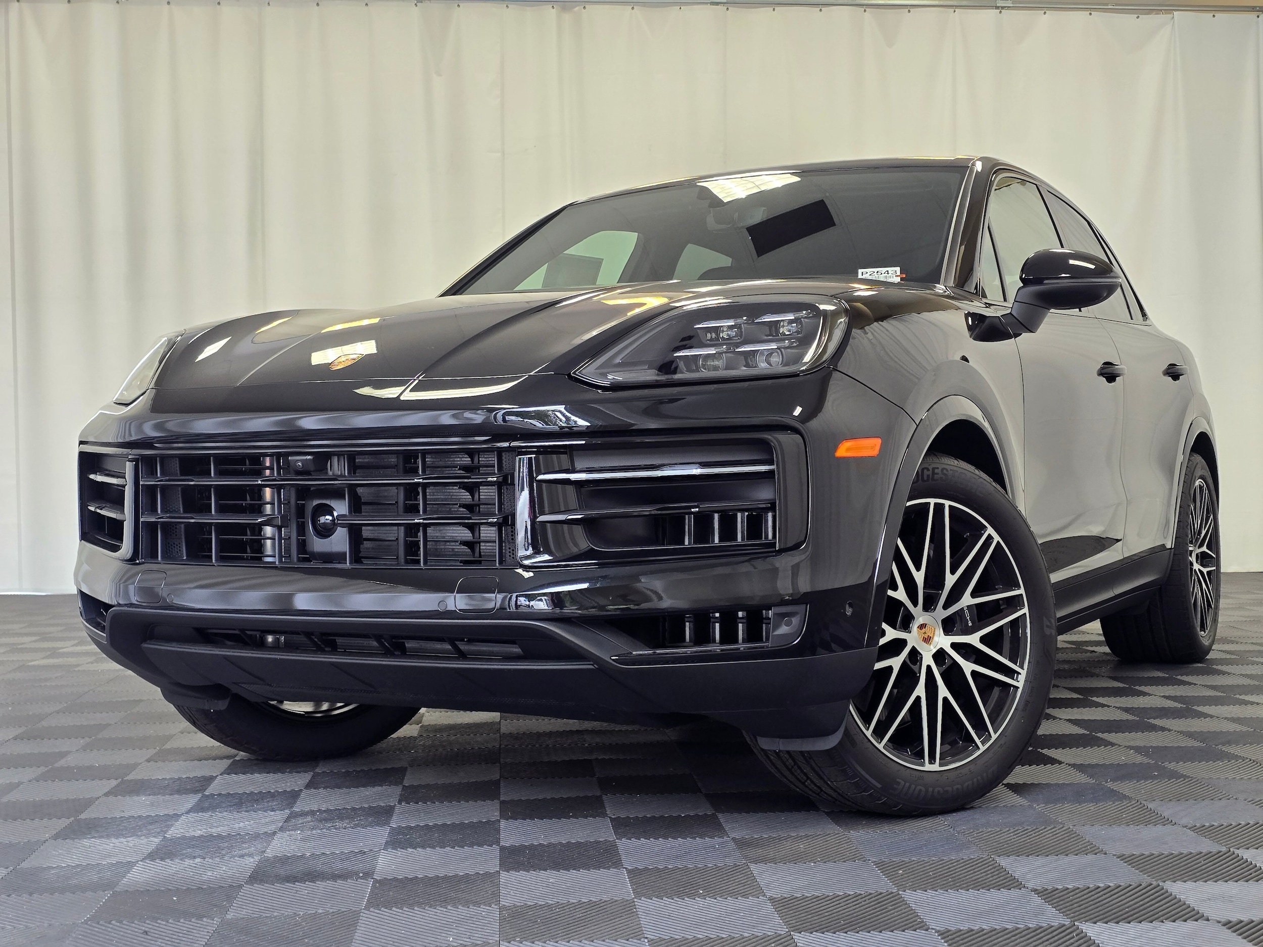 2025 Porsche Cayenne Base's photo