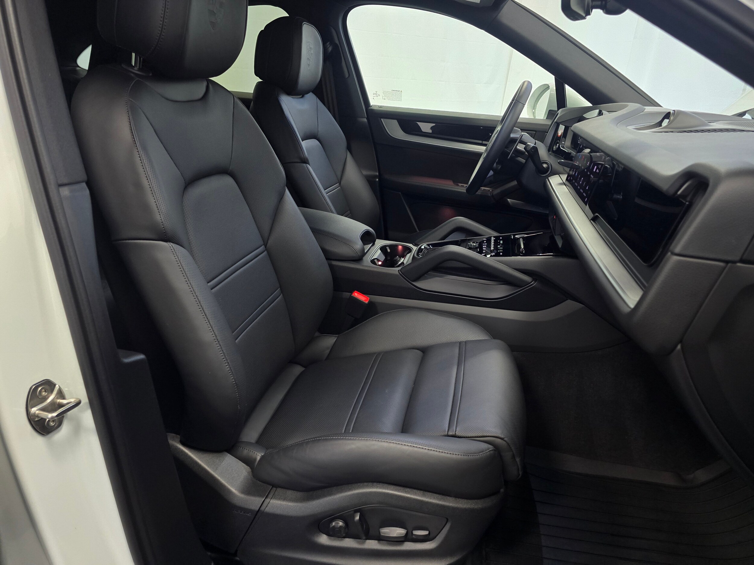 2025 Porsche Cayenne Coup Base - Photo 30