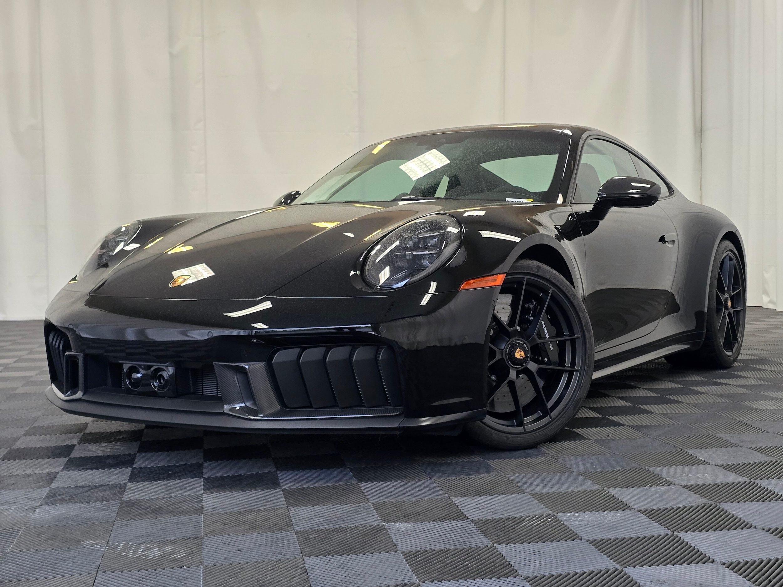 2025 Porsche 911 GTS's photo