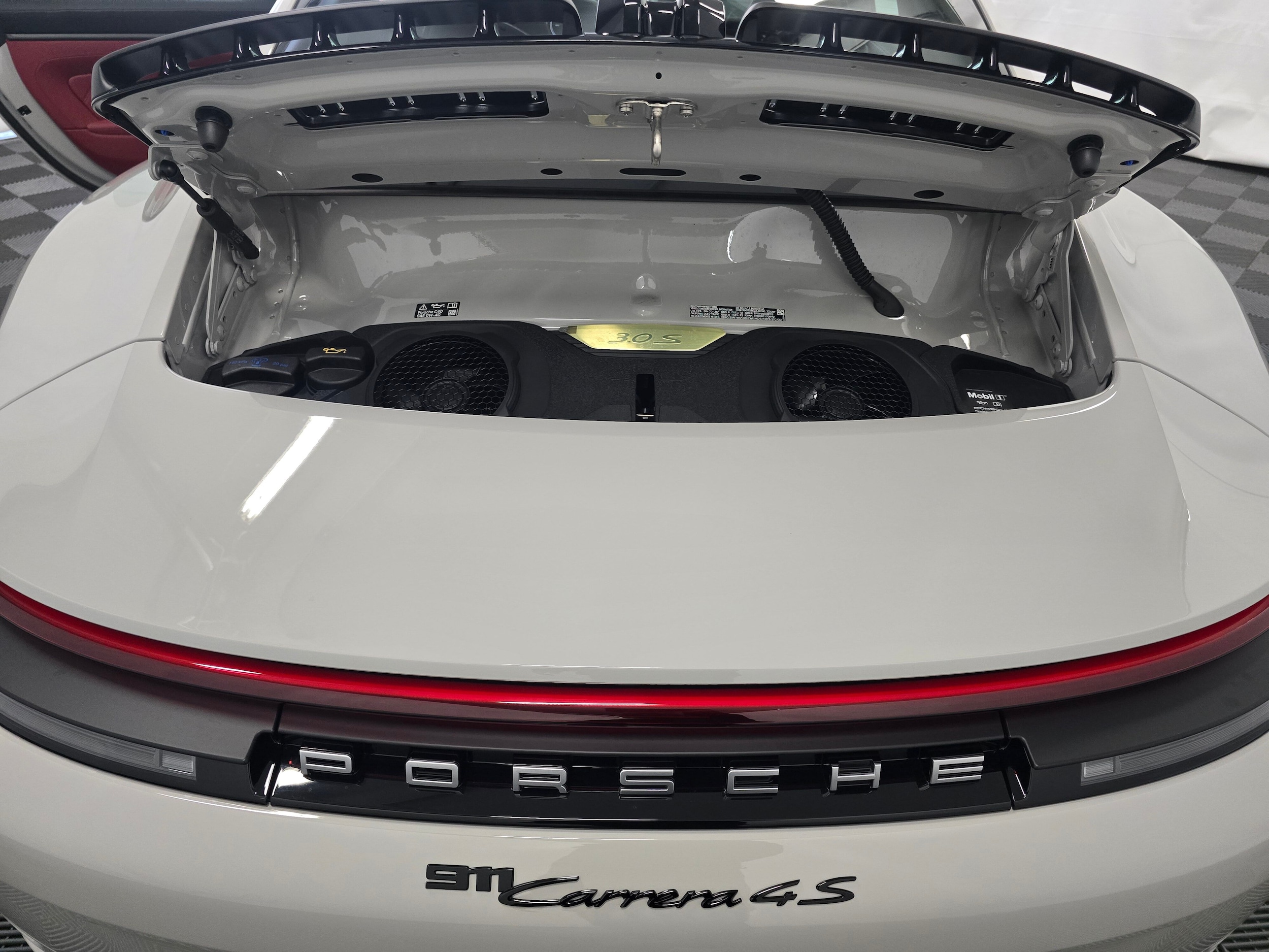 2026 Porsche 911 S - Photo 12