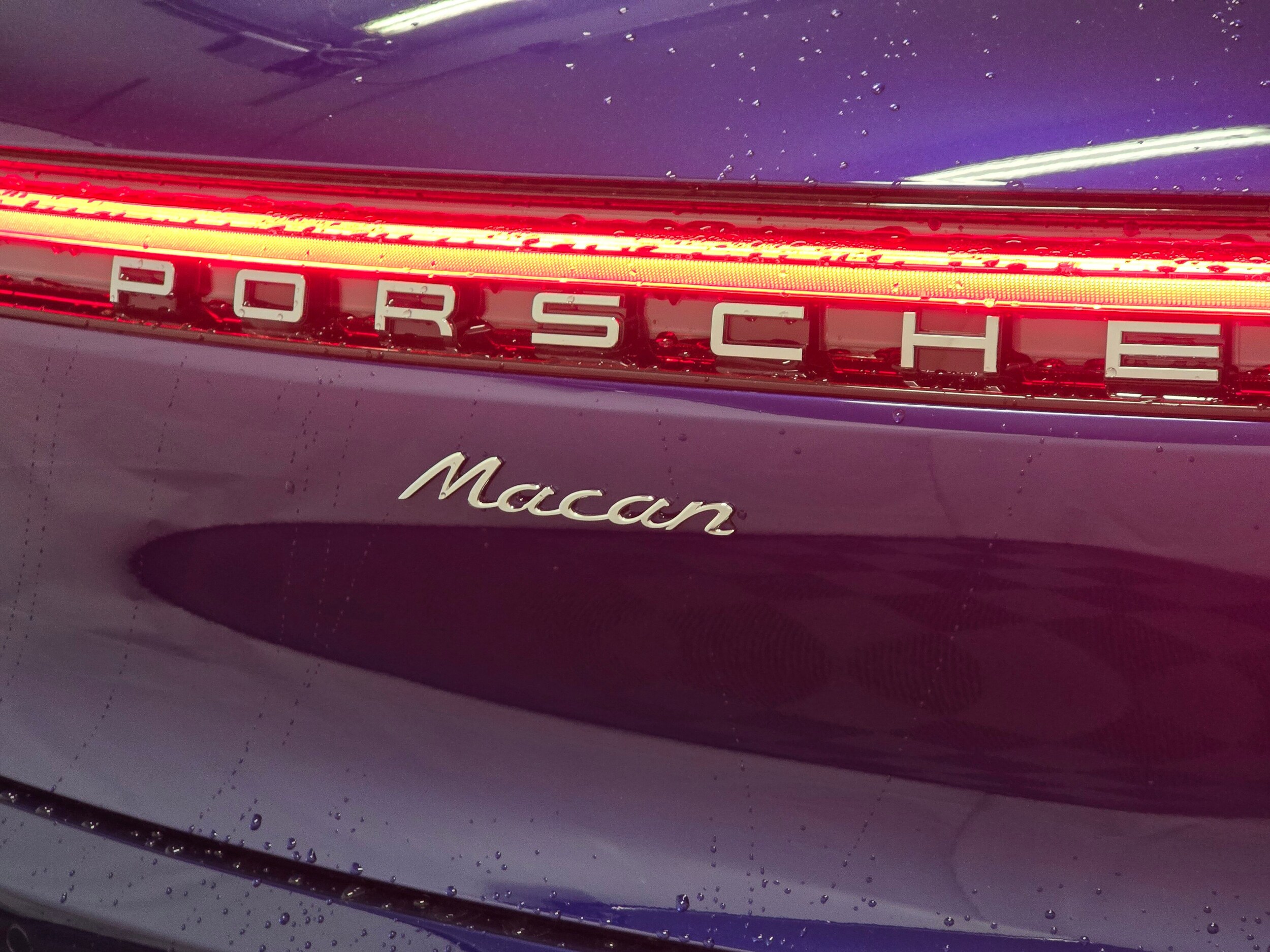 2026 Porsche Macan T - Photo 30