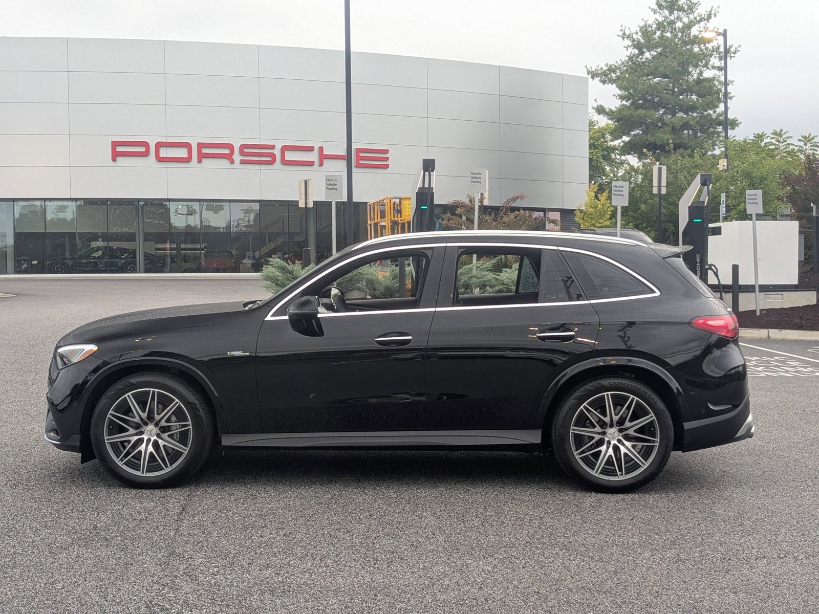 2025 Mercedes Benz GLC AMG 43 4MATIC photo 2