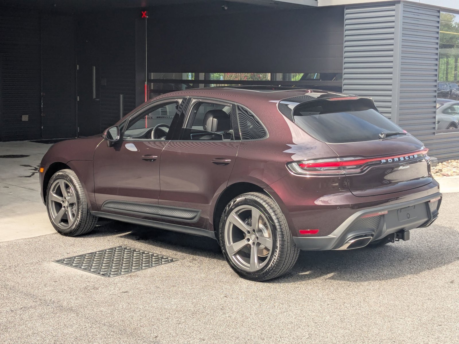 2026 Porsche Macan T photo 3