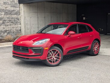 2025 Porsche Macan SUV