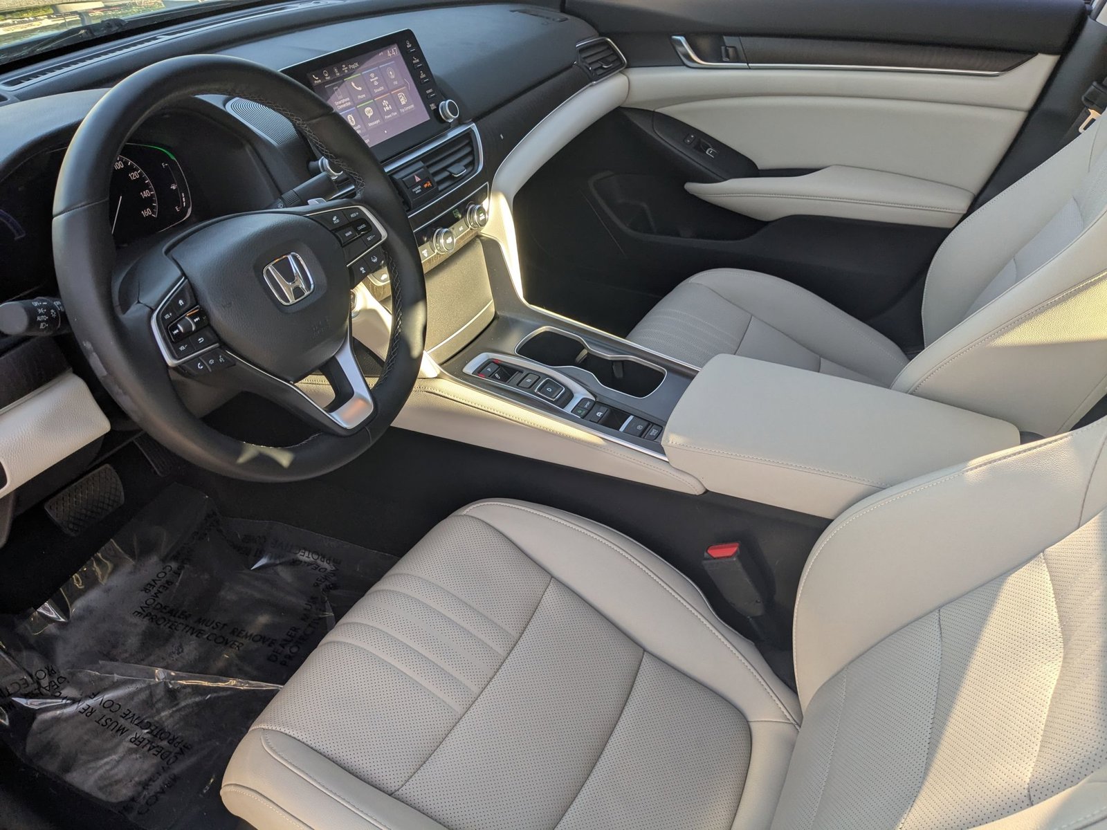 2020 Honda Accord Hybrid Touring photo 4