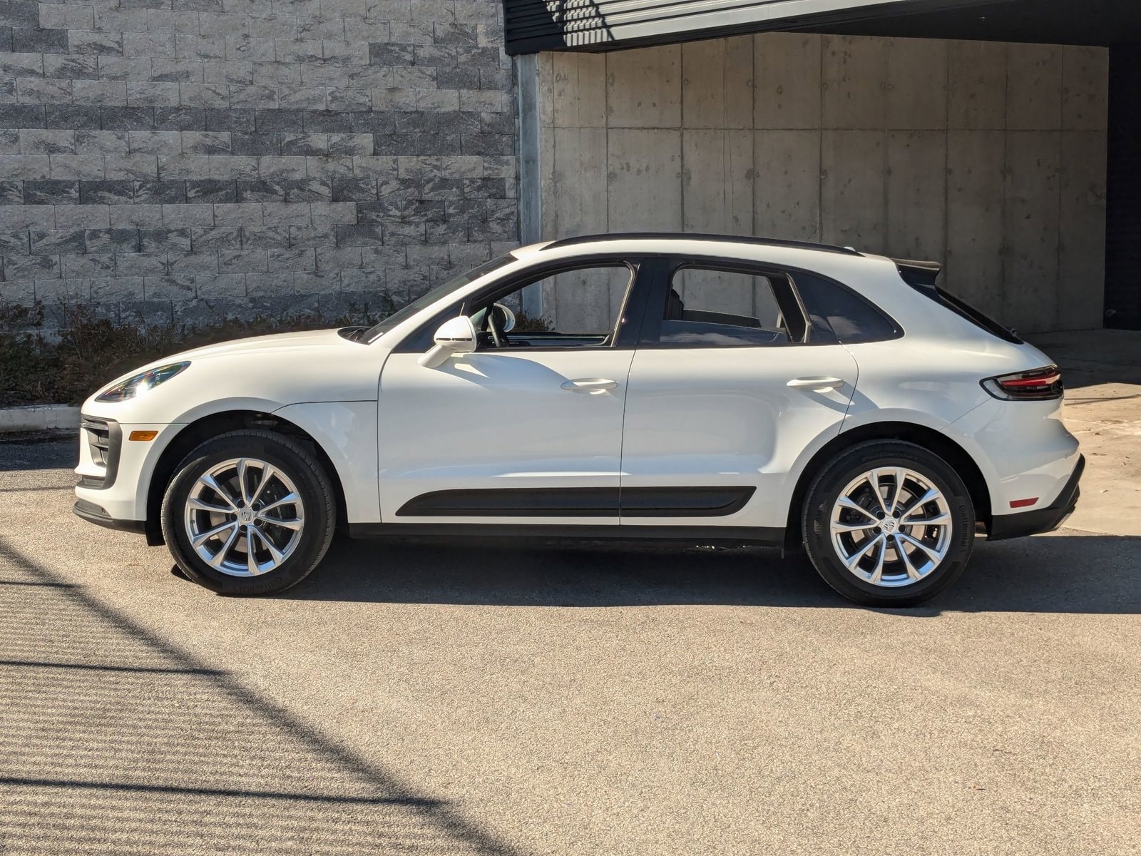 Certified 2024 Porsche Macan Base with VIN WP1AA2A50RLB19118 for sale in Cockeysville, MD