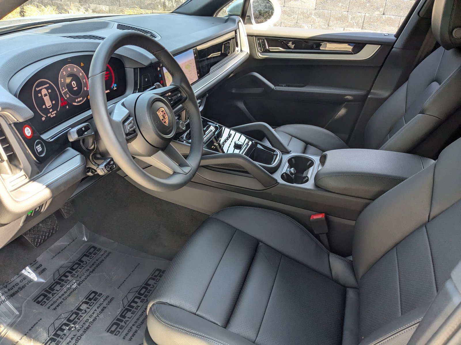 2025 Porsche Cayenne photo 4