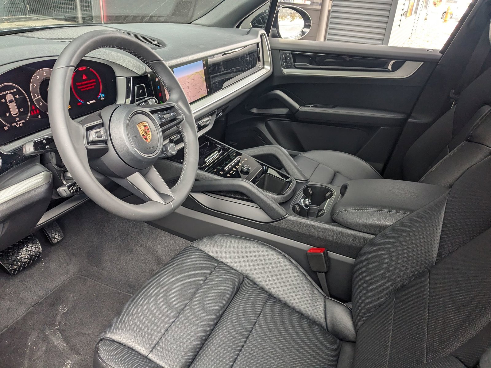 2025 Porsche Cayenne photo 4