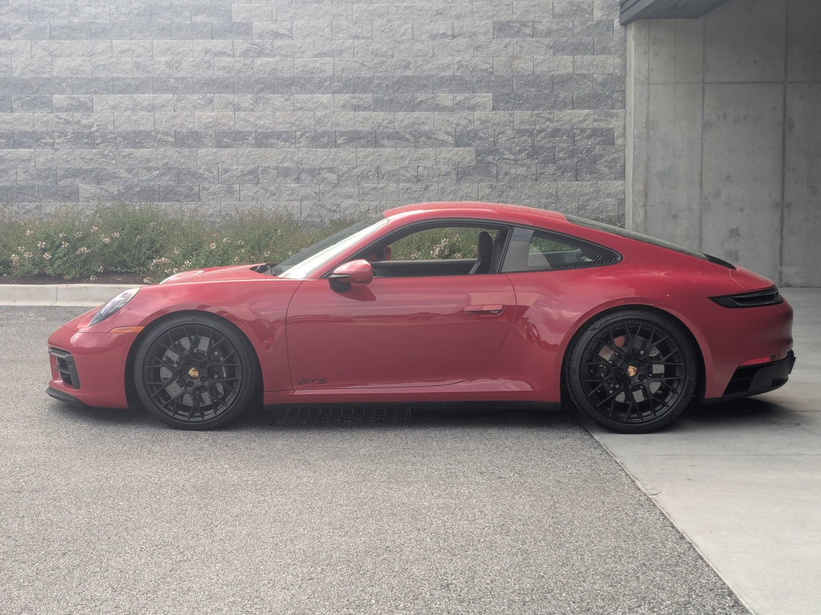 2024 Porsche 911 GTS photo 2