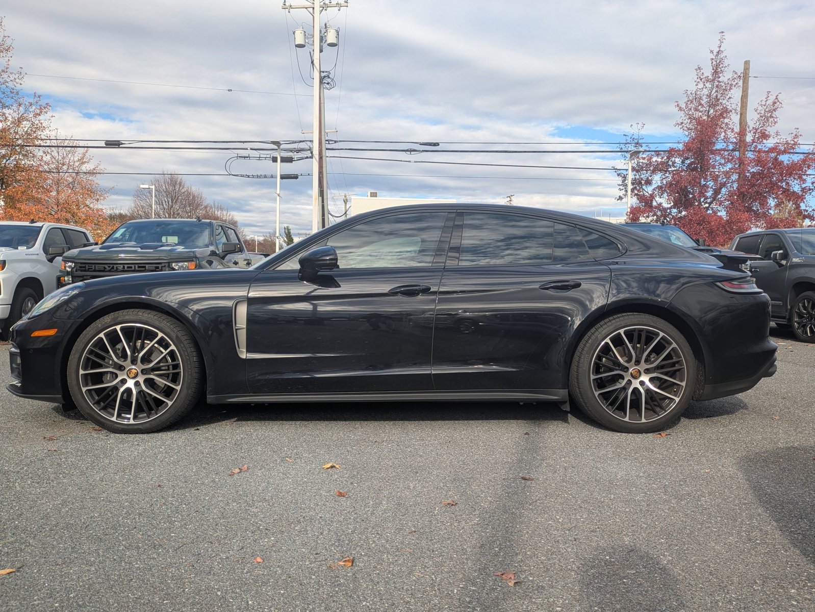 2023 Porsche Panamera 4 Platinum photo 2