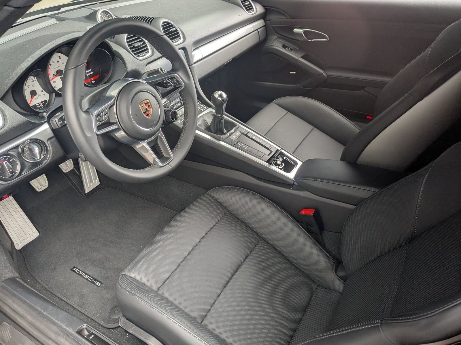 2025 Porsche Cayman S photo 4