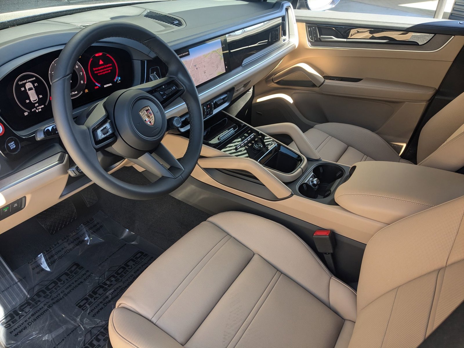2025 Porsche Cayenne photo 4
