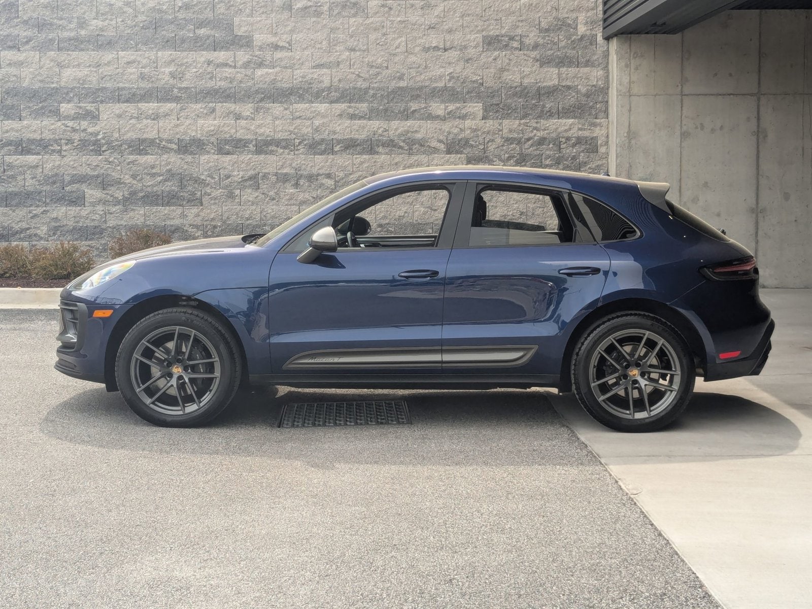 Certified 2025 Porsche Macan T with VIN WP1AA2A53SLB00973 for sale in Cockeysville, MD