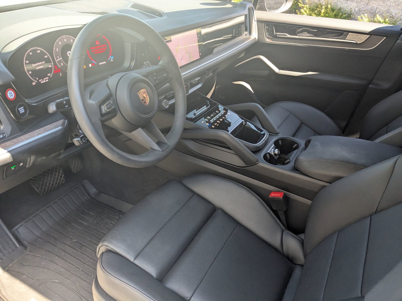 2025 Porsche Cayenne S photo 2