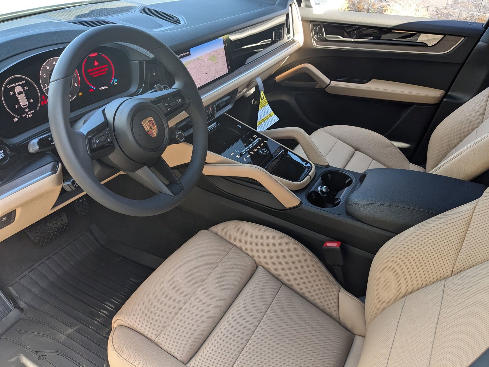 2025 Porsche Cayenne S photo 3