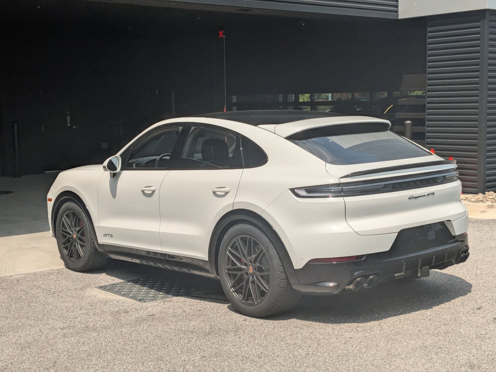 2025 Porsche Cayenne Coupe GTS photo 2