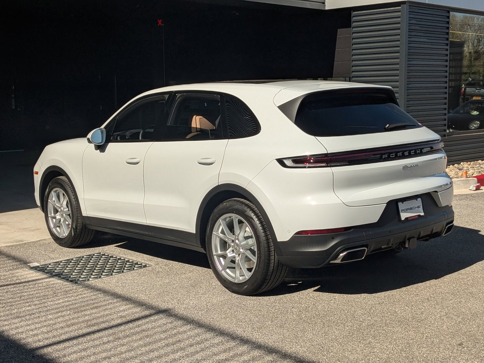 2025 Porsche Cayenne S photo 3