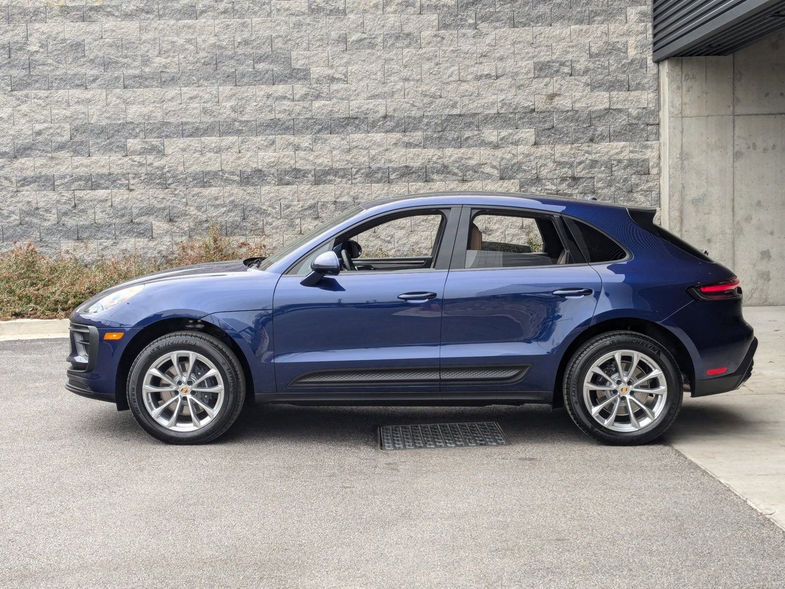 Certified 2025 Porsche Macan Base with VIN WP1AA2A56SLB05987 for sale in Cockeysville, MD