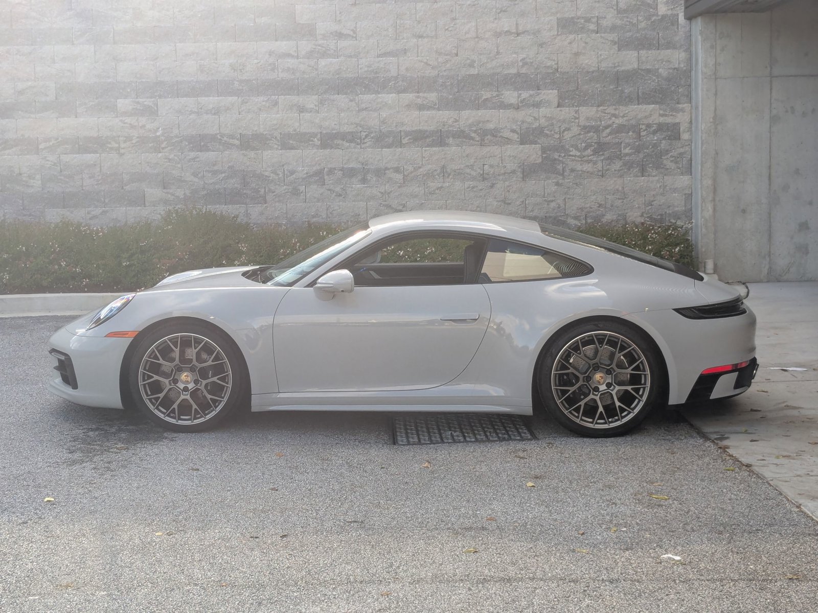 2024 Porsche 911 S photo 2
