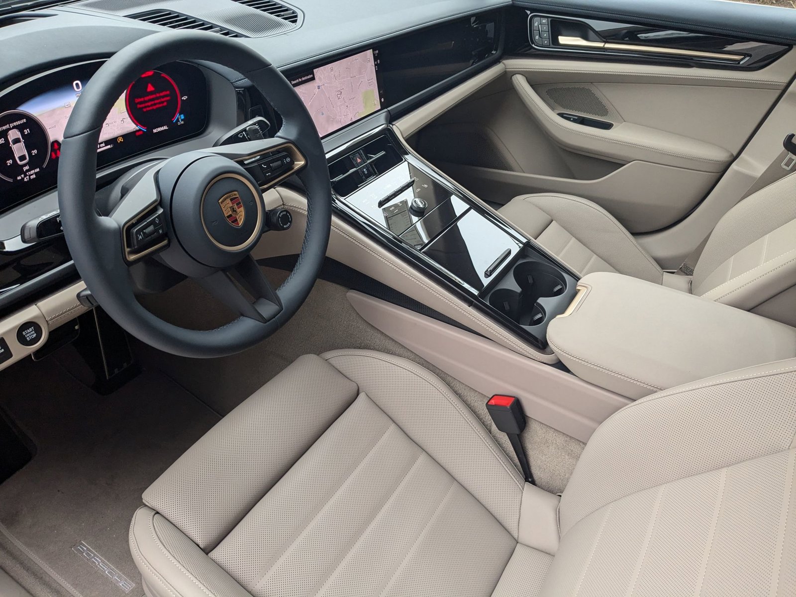 2025 Porsche Panamera 4 photo 3