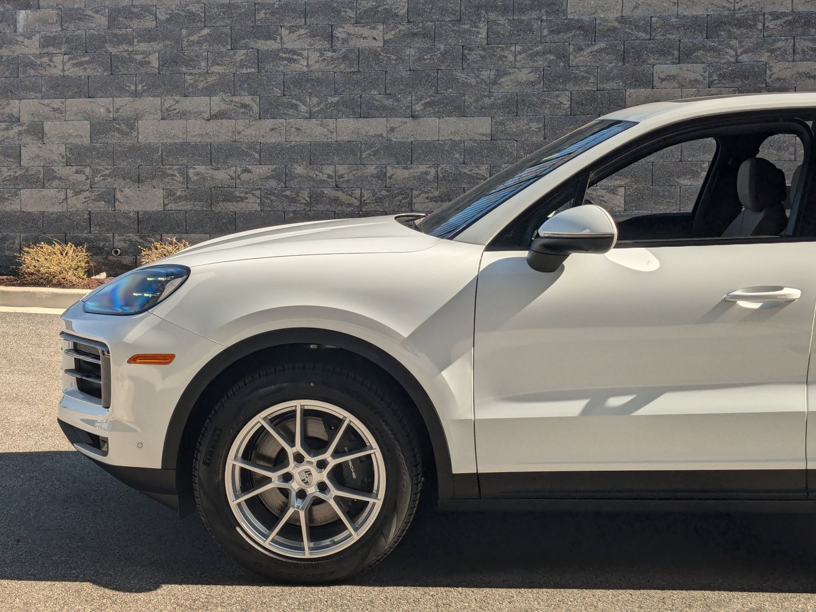 2025 Porsche Cayenne S photo 2