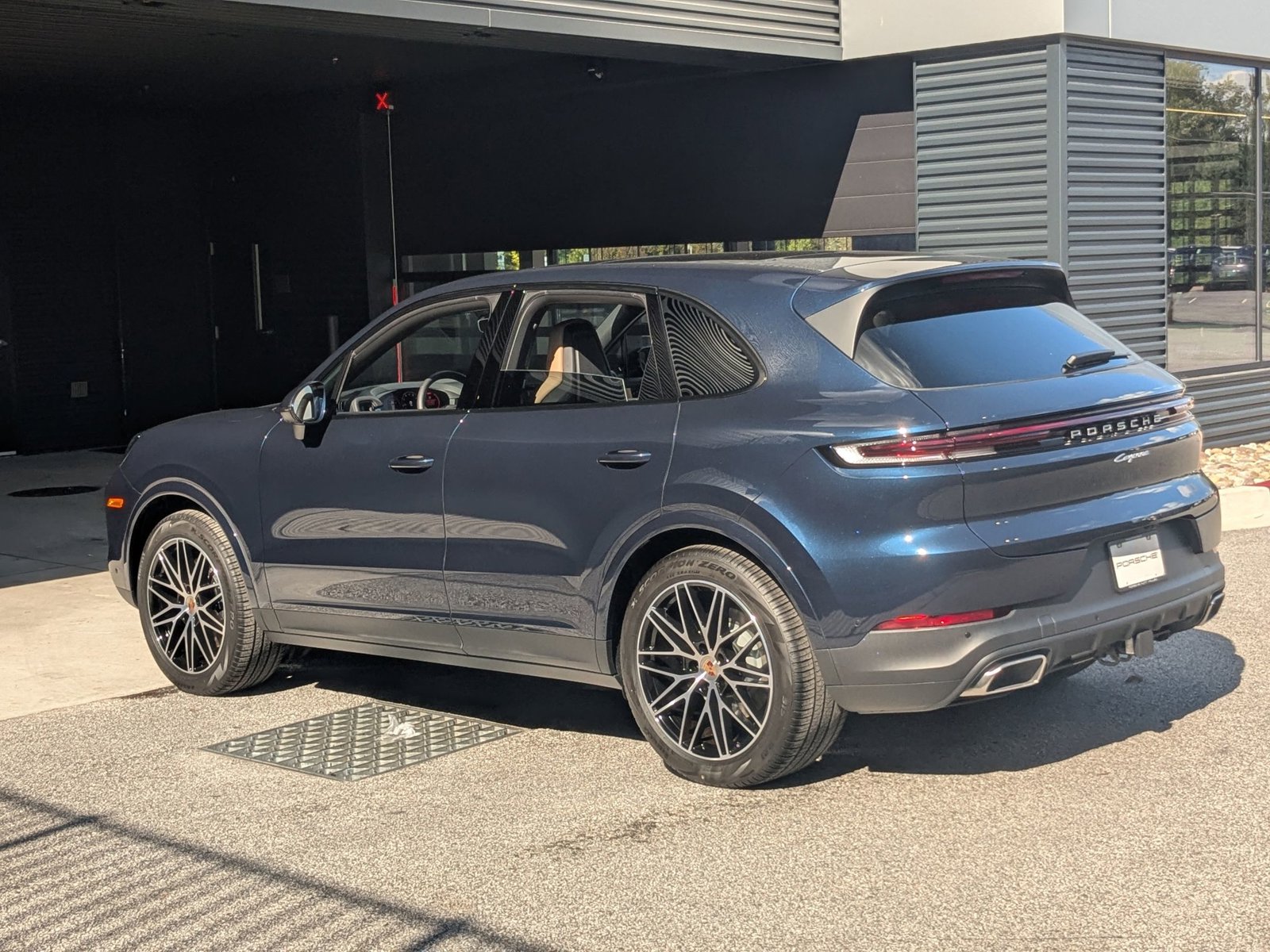 2026 Porsche Cayenne photo 3