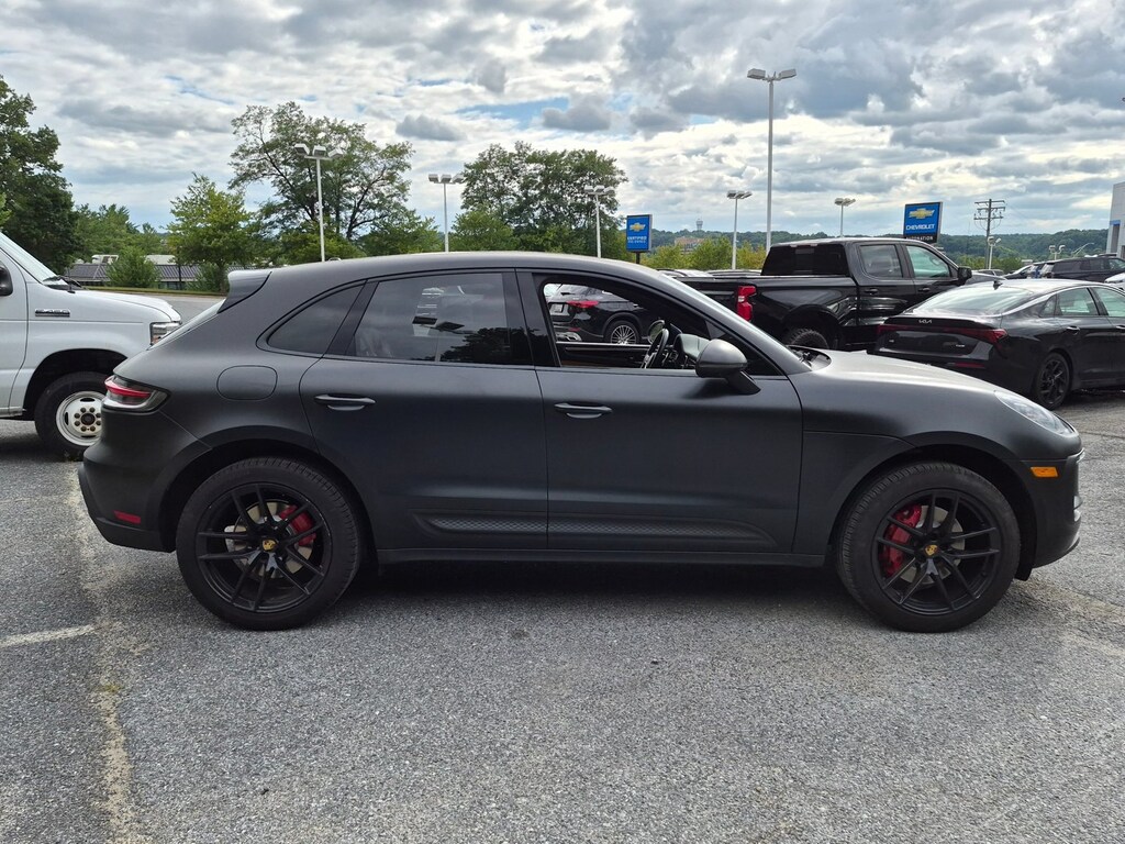Used 2023 Porsche Macan Sport Utility