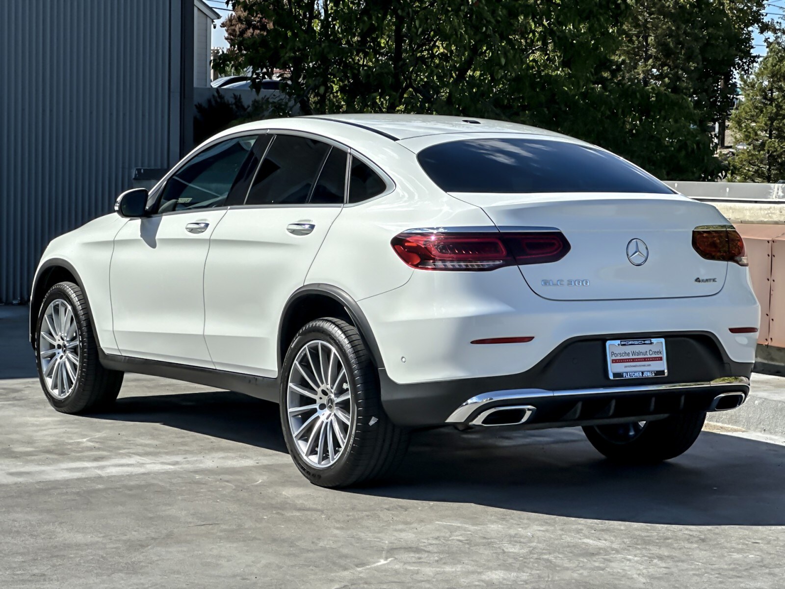 2021 Mercedes Benz GLC 300 photo 2