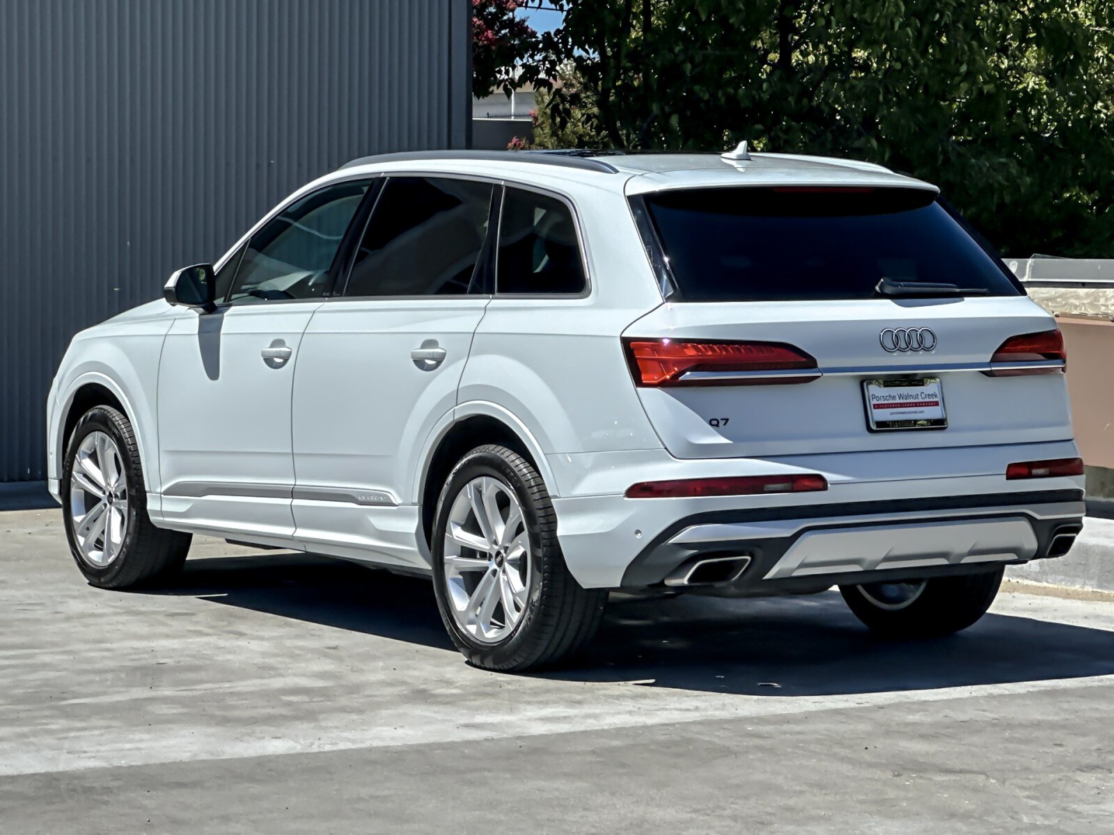 2025 Audi Q7 Premium Plus photo 3