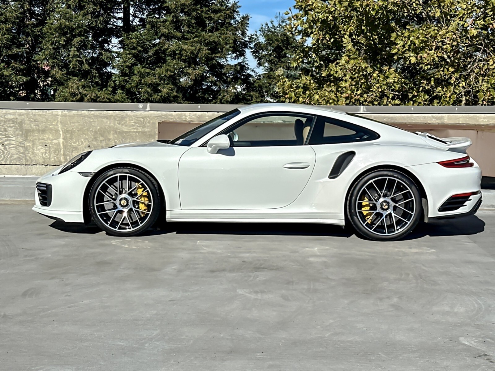 2018 Porsche 911 Turbo S photo 2