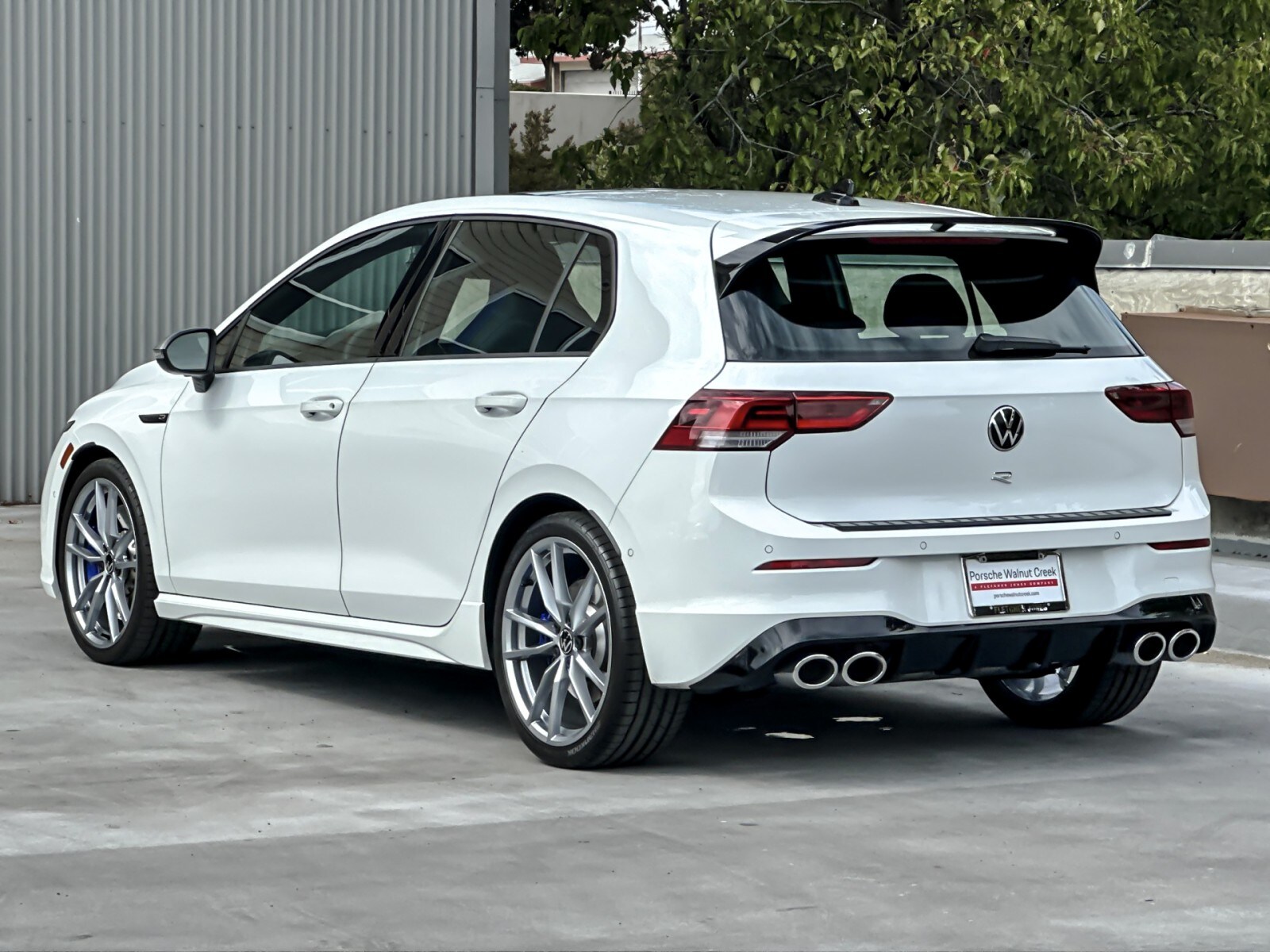 2024 Volkswagen Golf R photo 2