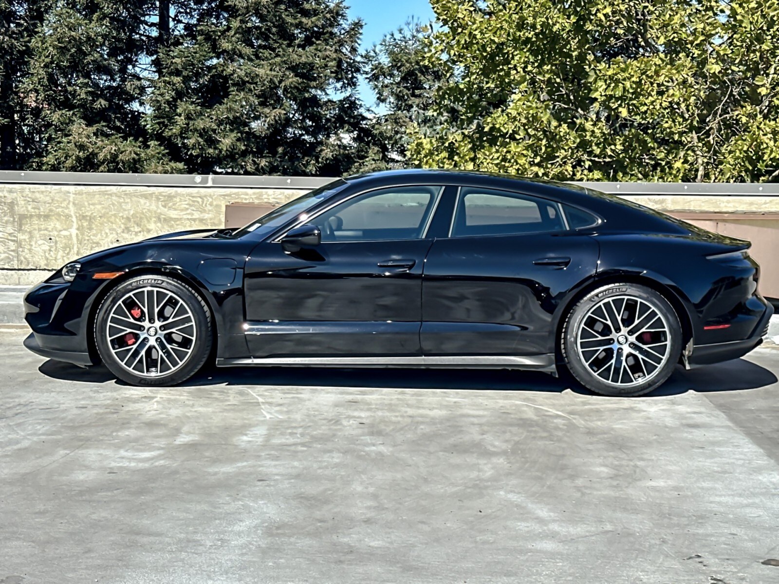 2023 Porsche Taycan photo 2