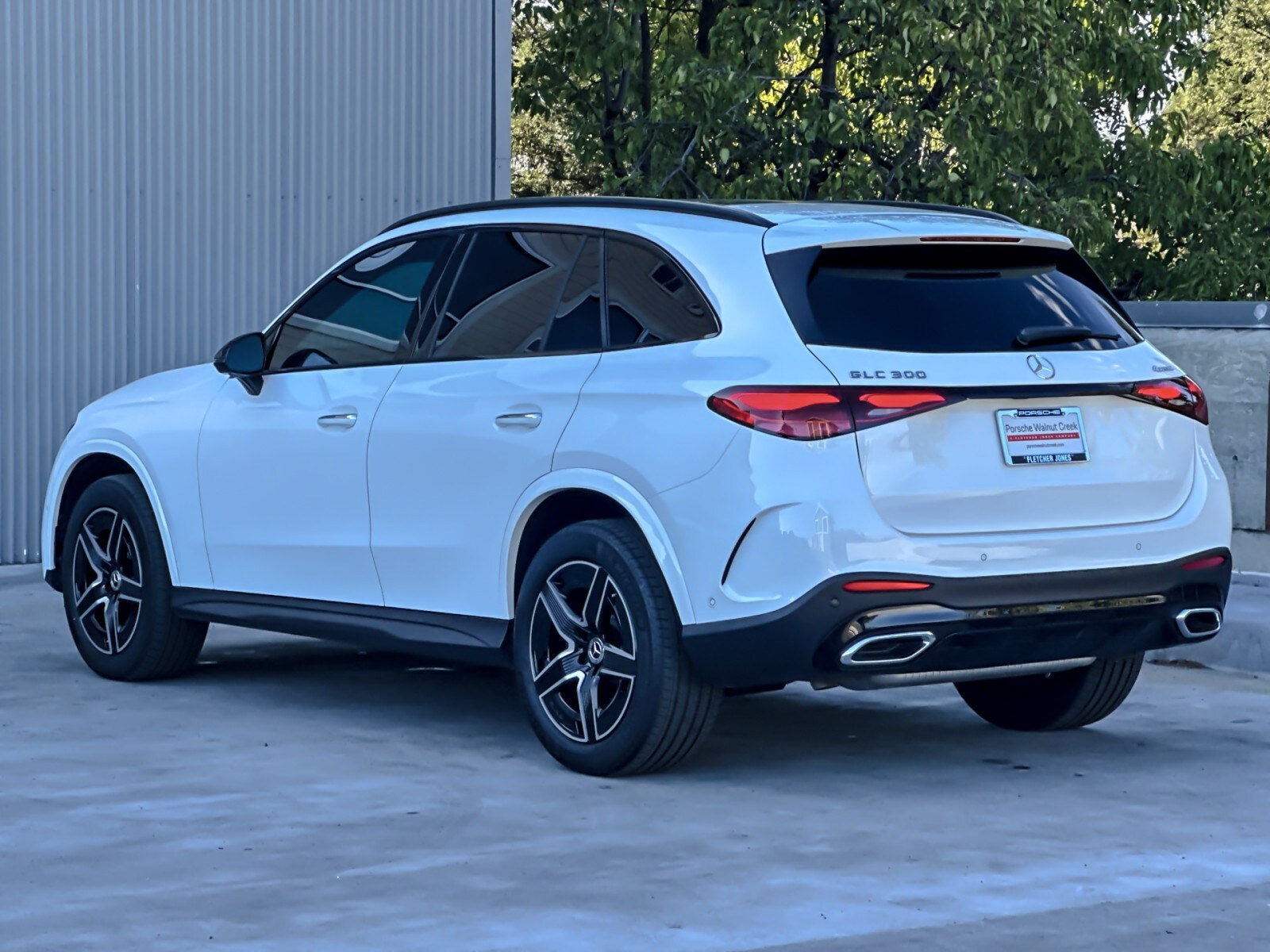 2025 Mercedes Benz GLC 300 4MATIC photo 2