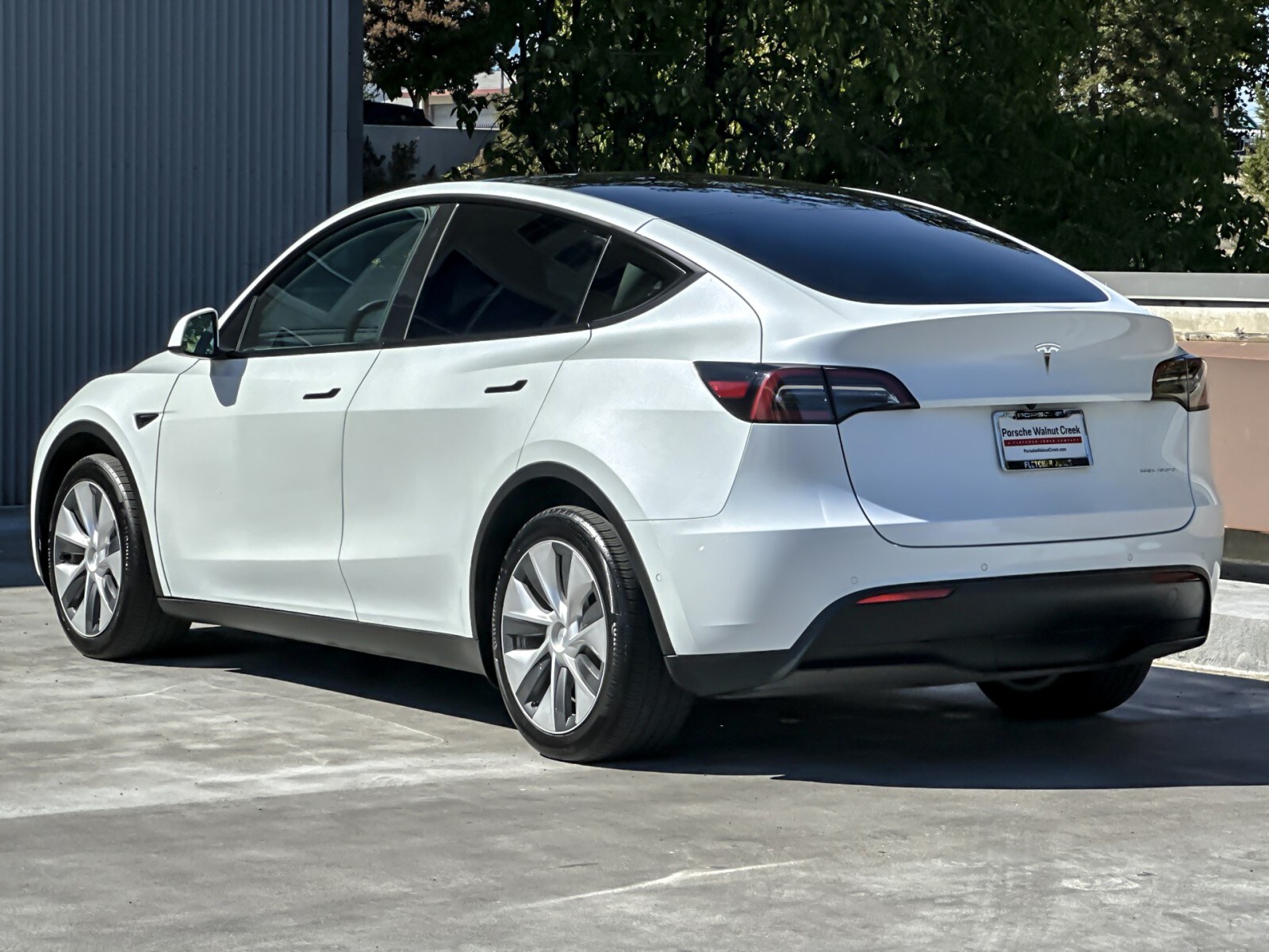 2022 Tesla Model Y Long Range photo 3