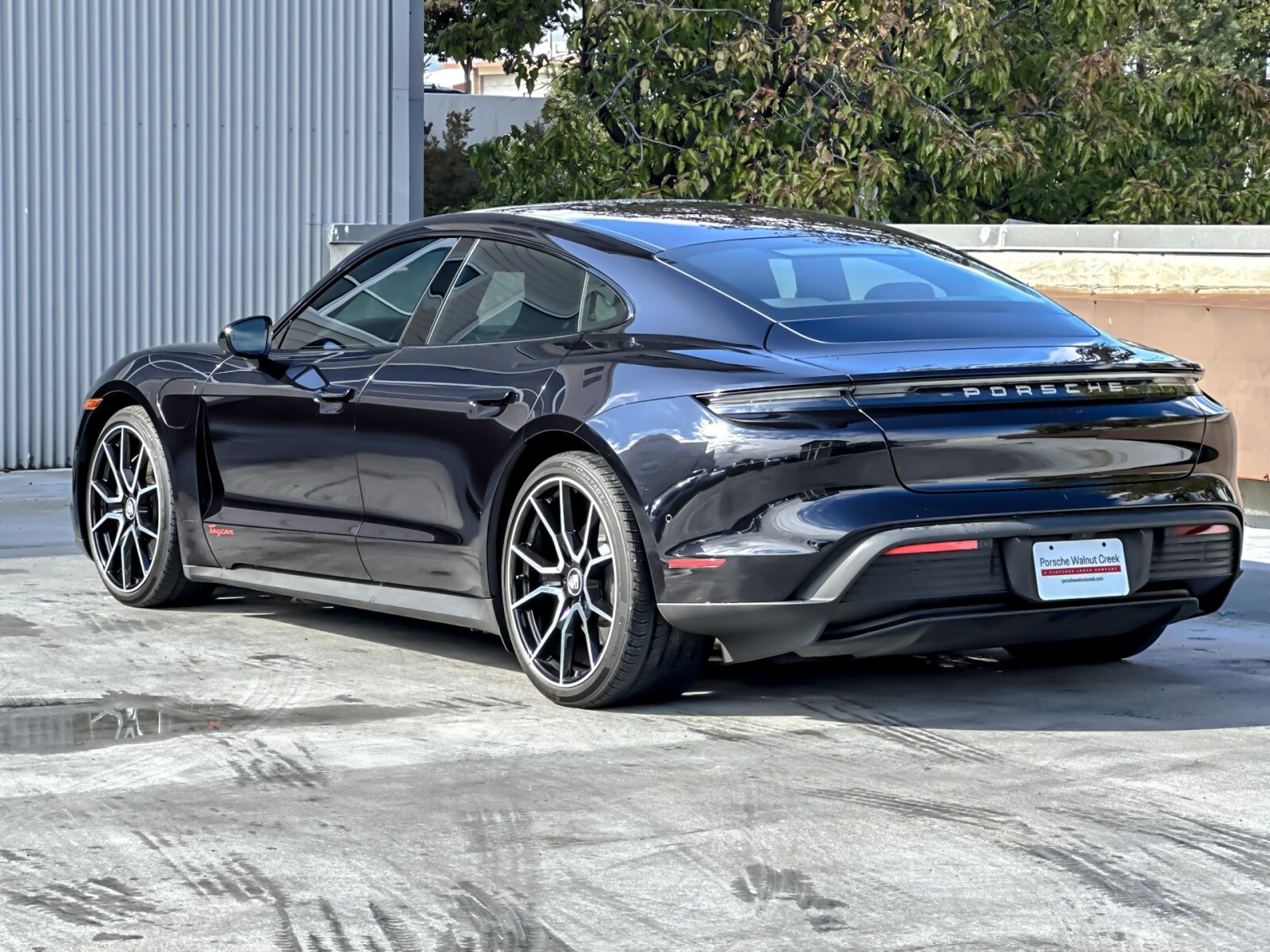 2023 Porsche Taycan photo 3