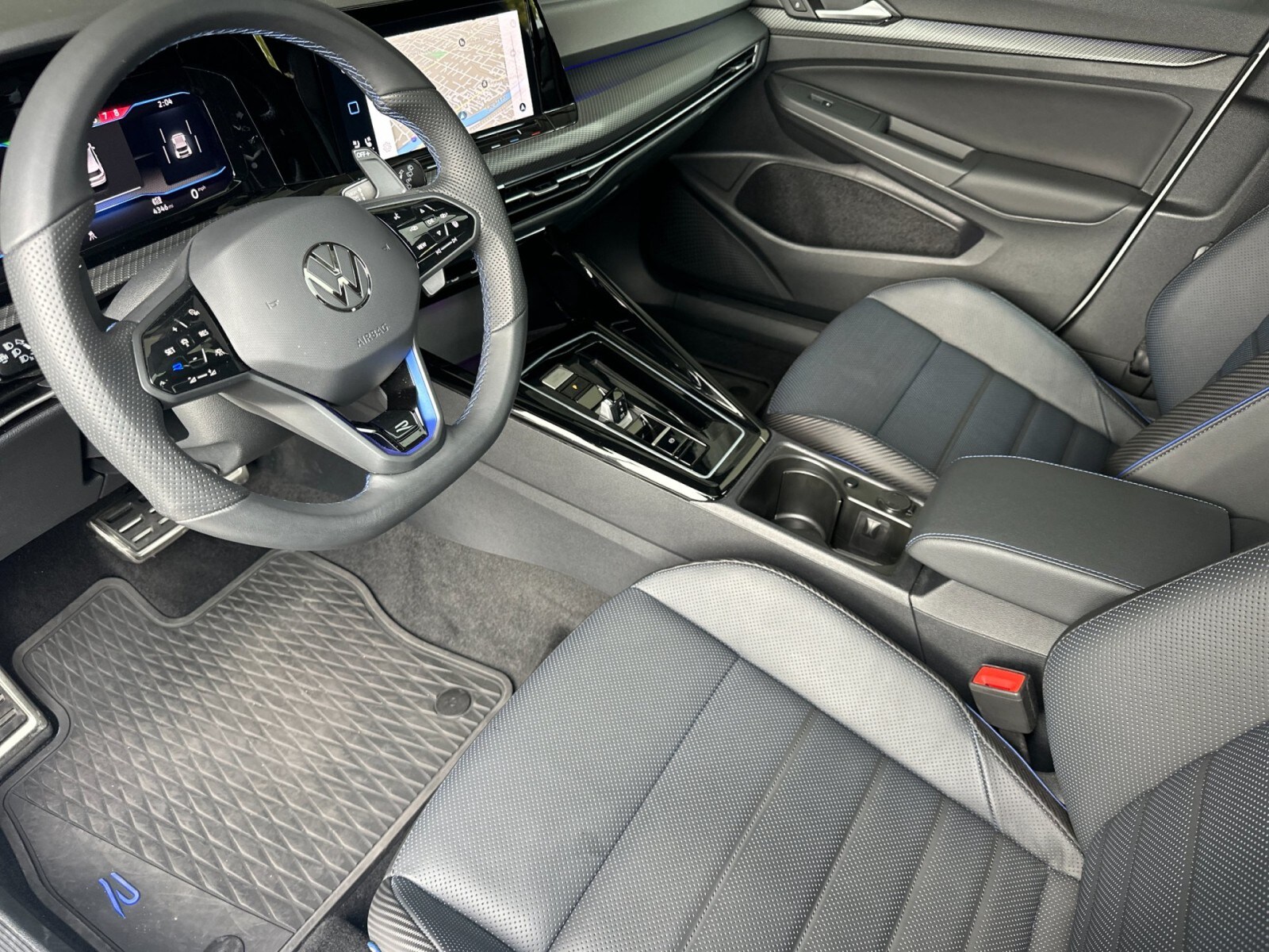 2024 Volkswagen Golf R photo 3